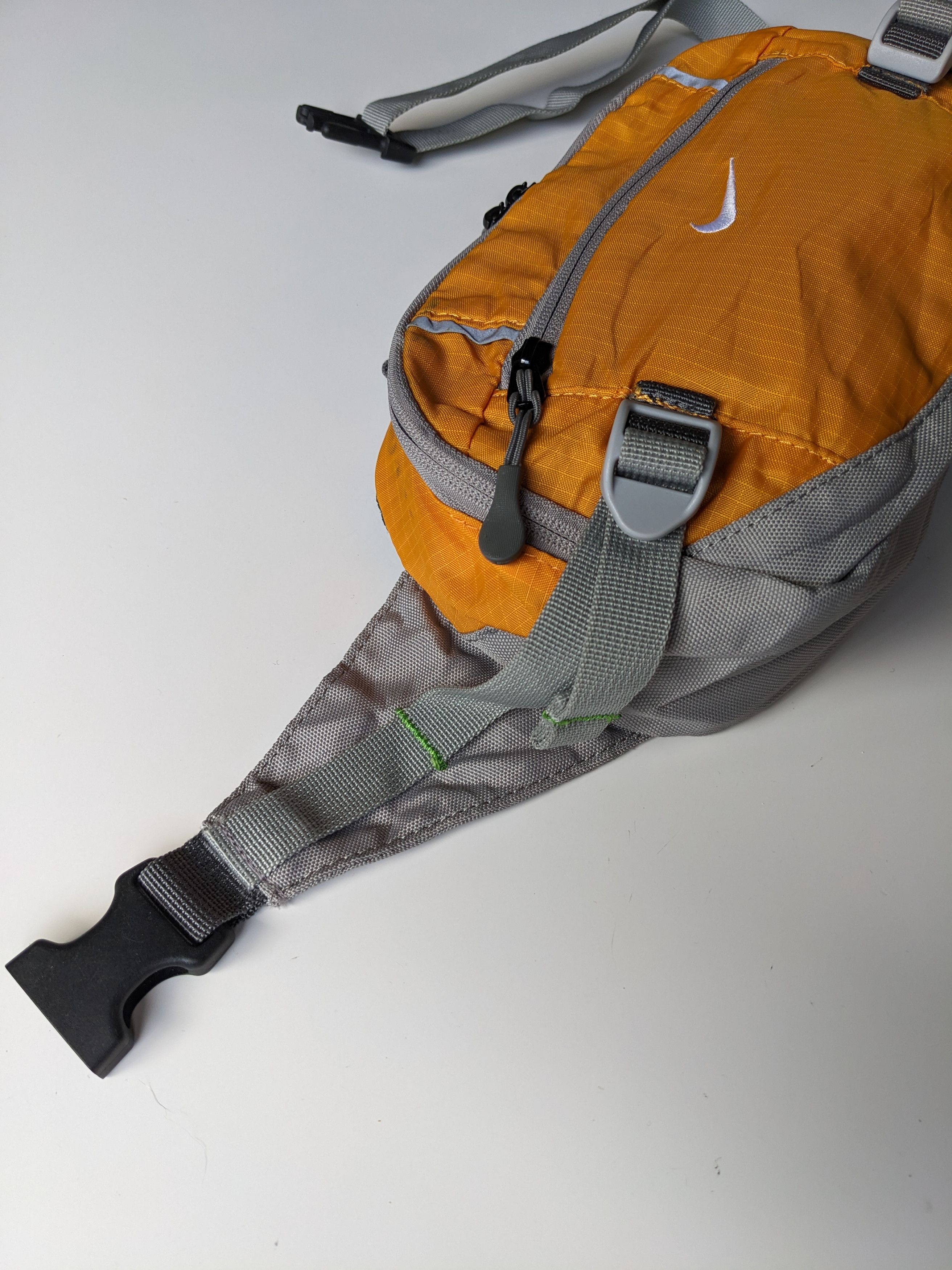 Nike Vintage Nike swoosh waistbag Size ONE SIZE - 2 Thumbnail