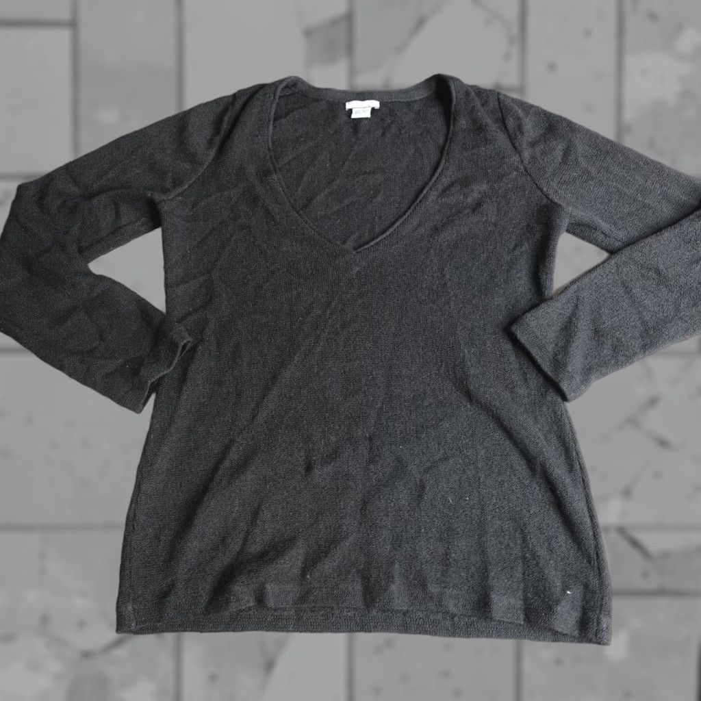 Vintage Peruvian Connection Womens Sweater M Black V-Neck 100% Alpaca Pullover Knit Long Sleeve, Regular Fit, Knit, Winter Fall Spring, Peru, Women Size M / US 6-8 / IT 42-44 - 1 Thumbnail