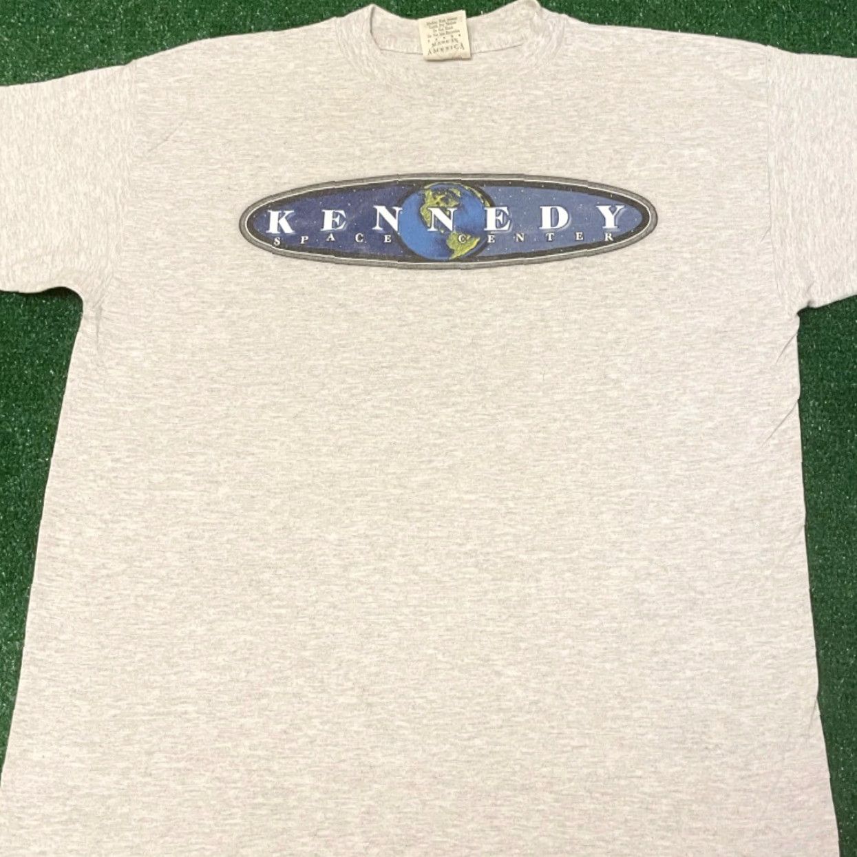 Vintage VINTAGE 90s Kennedy Space Center NASA Space Earth VTG Shirt Mens Size L Gray Shirts Mens 90s NASA Space Earth VTG Vintage 90s Mens L Gray Shirt Size US L / EU 52-54 / 3 - 3 Thumbnail