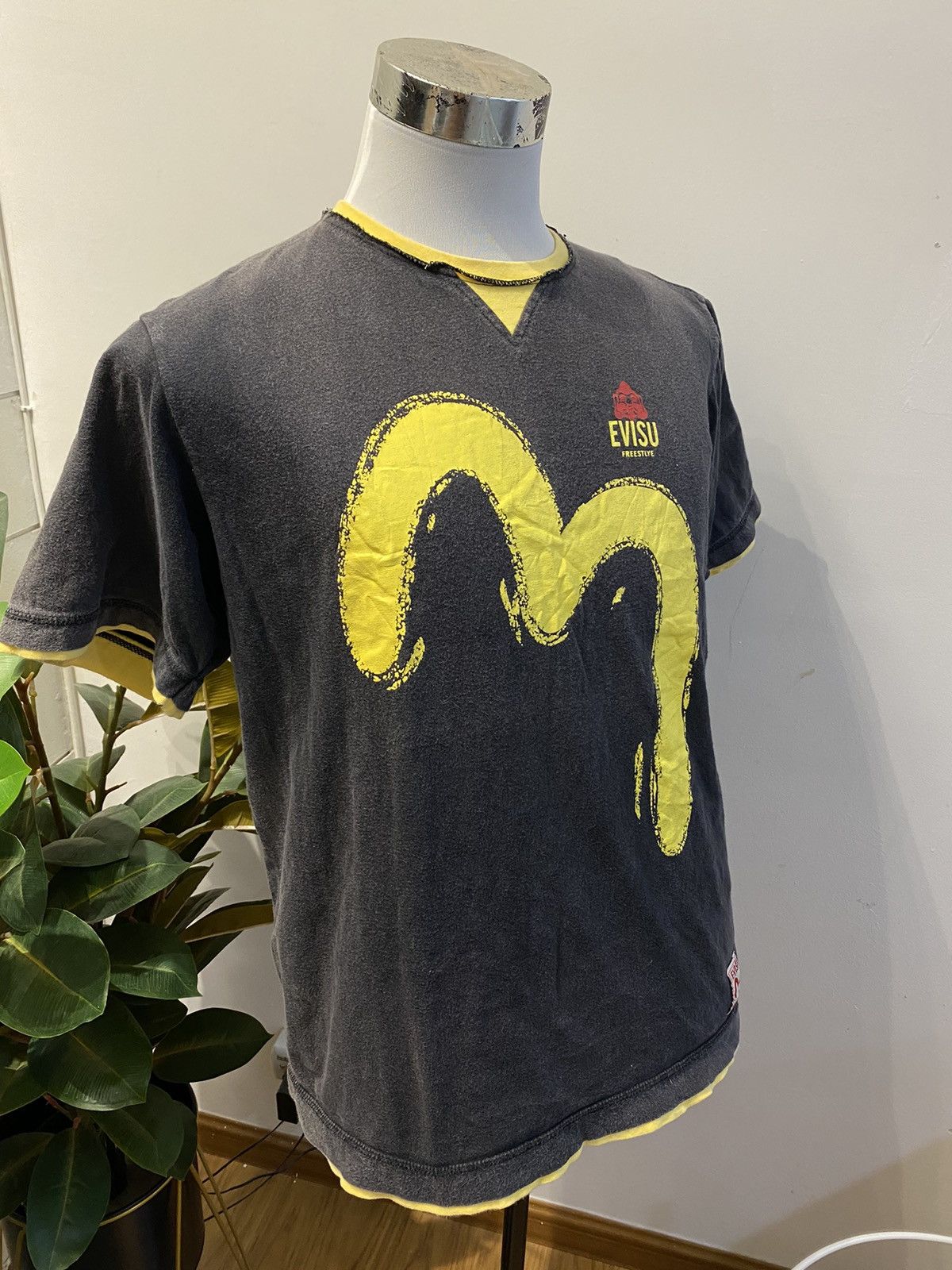 Evisu Vintage Evisu Font Logo Faded T-Shirt Size US M / EU 48-50 / 2 - 5 Thumbnail