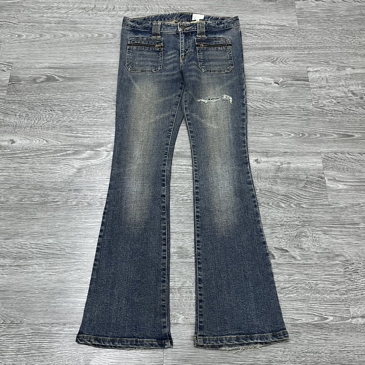 Japanese Brand 2000's Takeo Kikuchi Flared Distressed Jeans Size US 28 / EU 44 - 1 Thumbnail