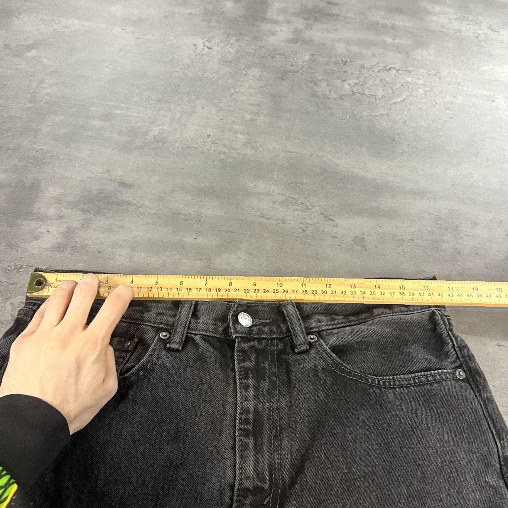 Levi's VINTAGE Levi’s 505 Jeans 33 Mens Regular Straight Denim BlackLight Wash 80s Cowboy Western Jeans 33x30 30in inseam Size US 33 - 3 Thumbnail