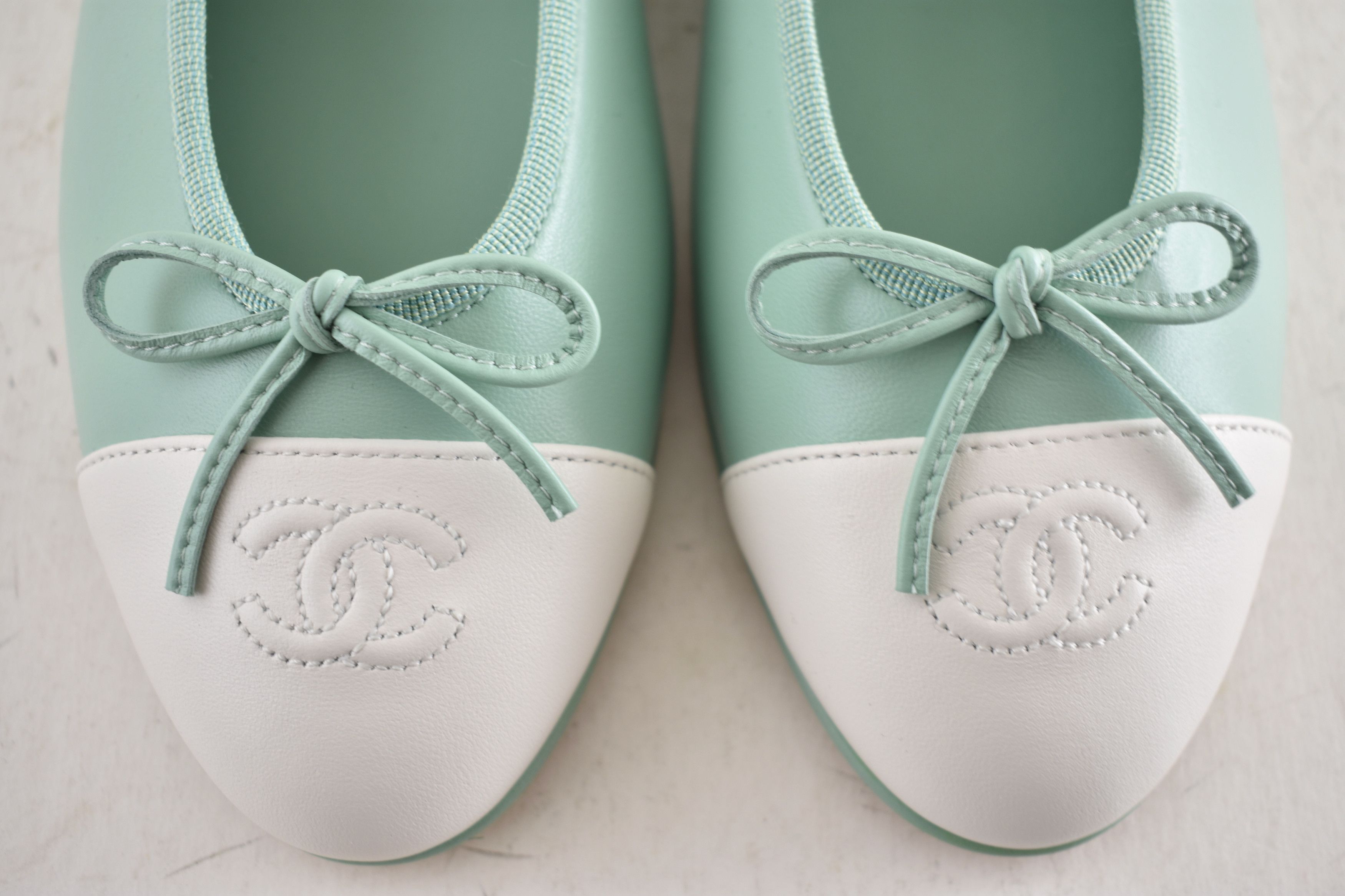 Chanel 26S Mint White Leather CC Logo Ballet Ballerina Flat 38 Size US 8 / IT 38 - 15 Thumbnail