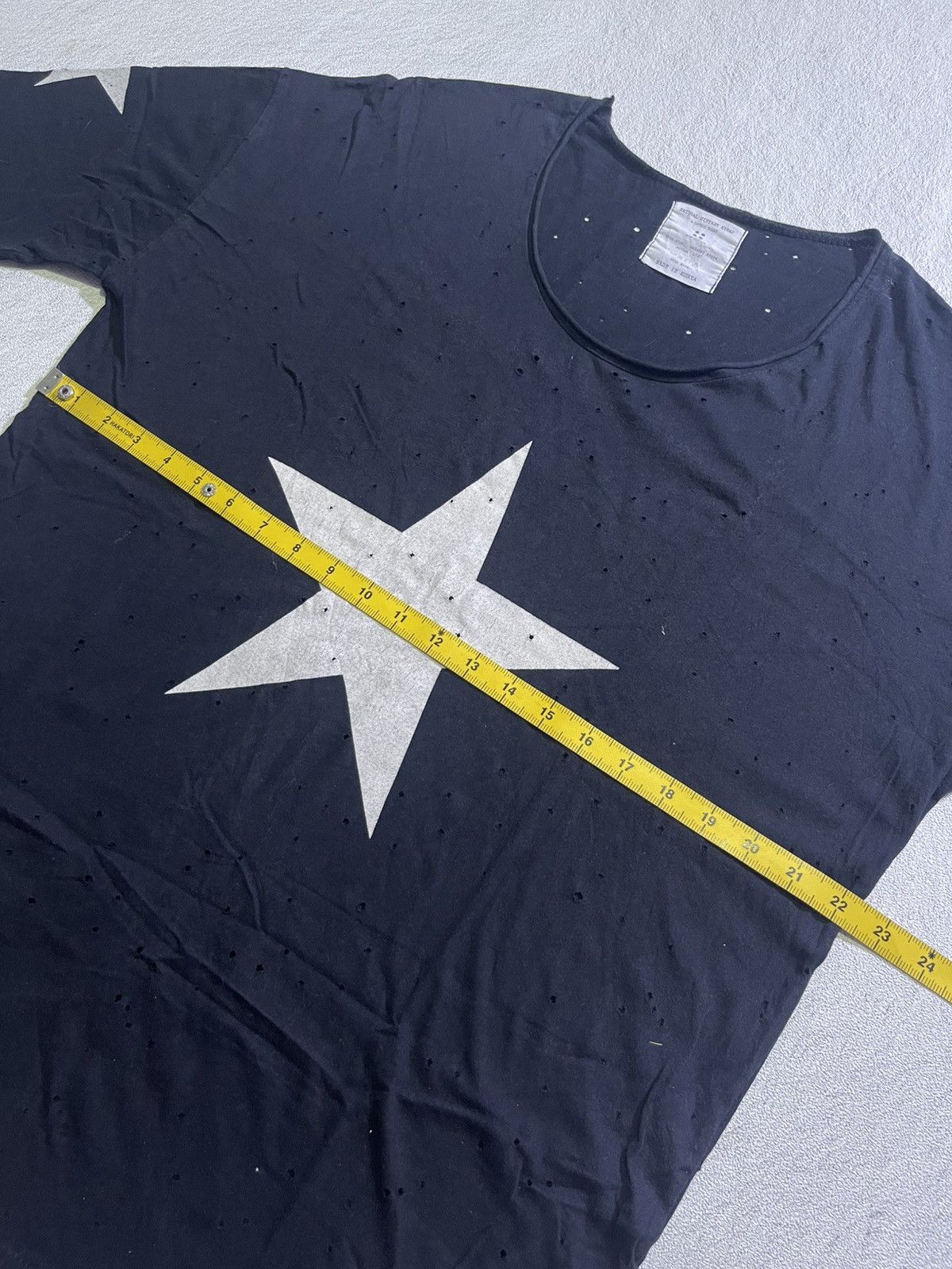 Hysteric Glamour Y2K NATURAL VINTAGE short t-shirt with small hole motif Size US L / EU 52-54 / 3 - 7 Thumbnail