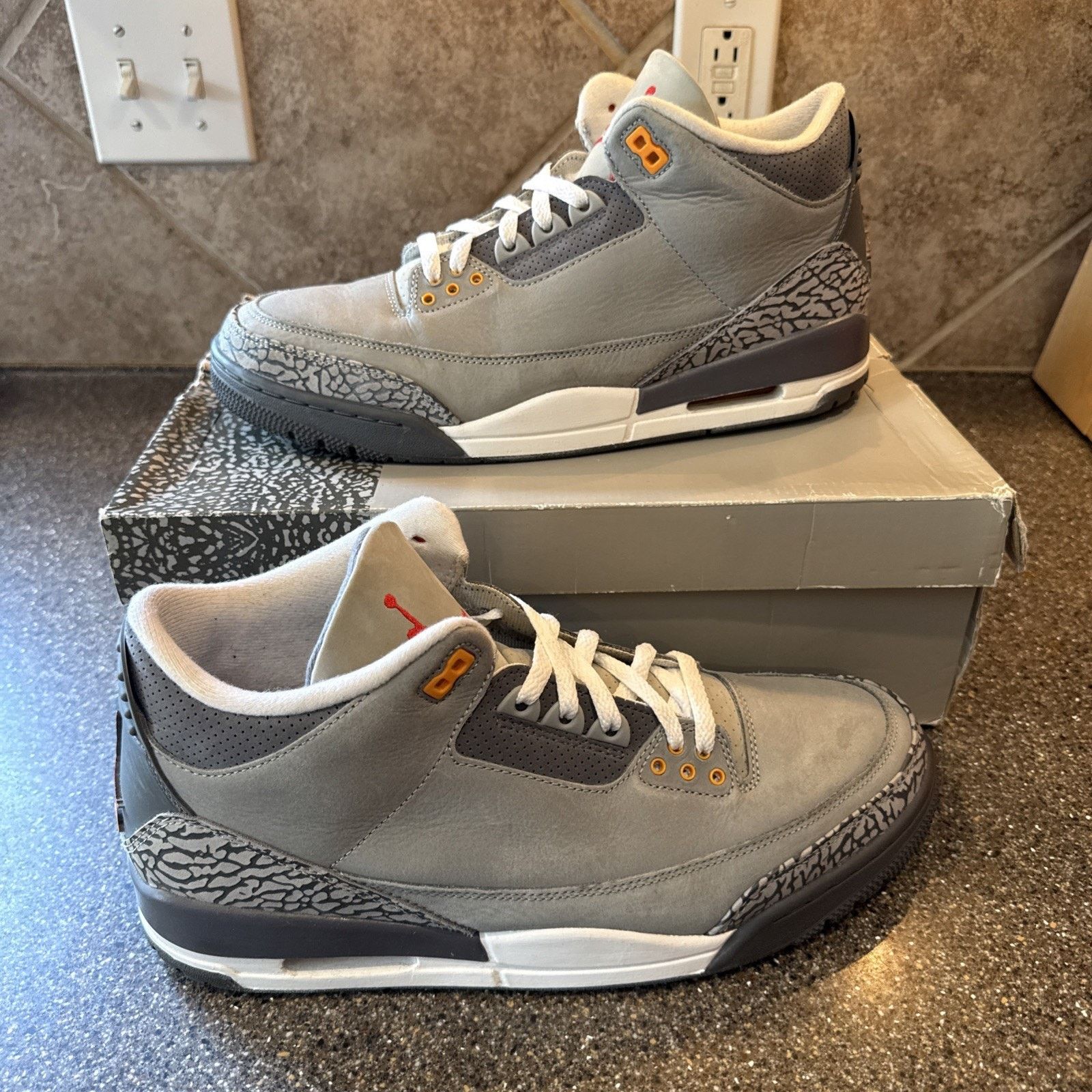 Nike Nike Air Jordan 3 LS, Size 11 VERY CLEAN!!!! Size US 11 / EU 44 - 3 Thumbnail