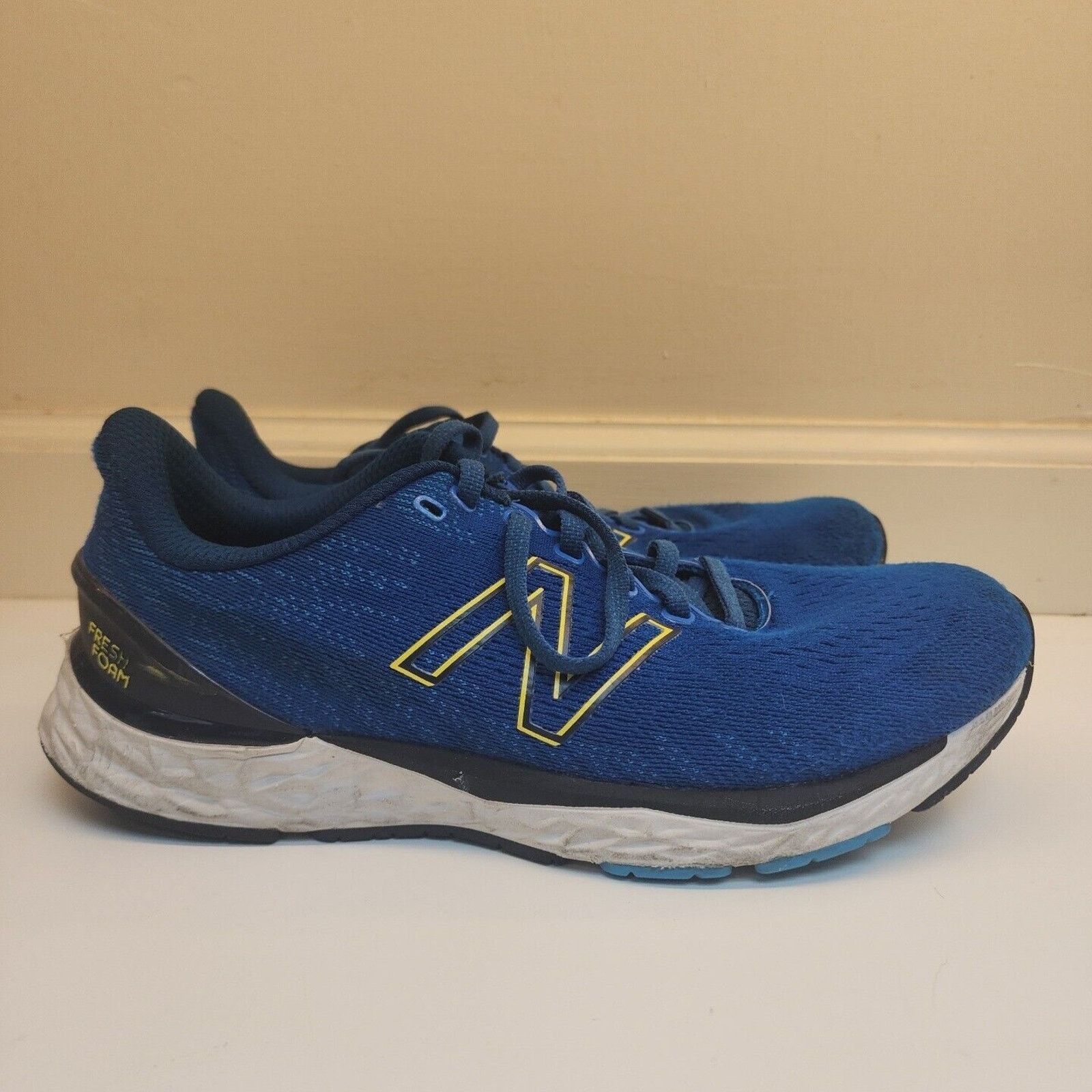 New Balance New Balance Men's 6.5 Running Shoe Size US 6.5 / EU 39-40 - 2 Thumbnail