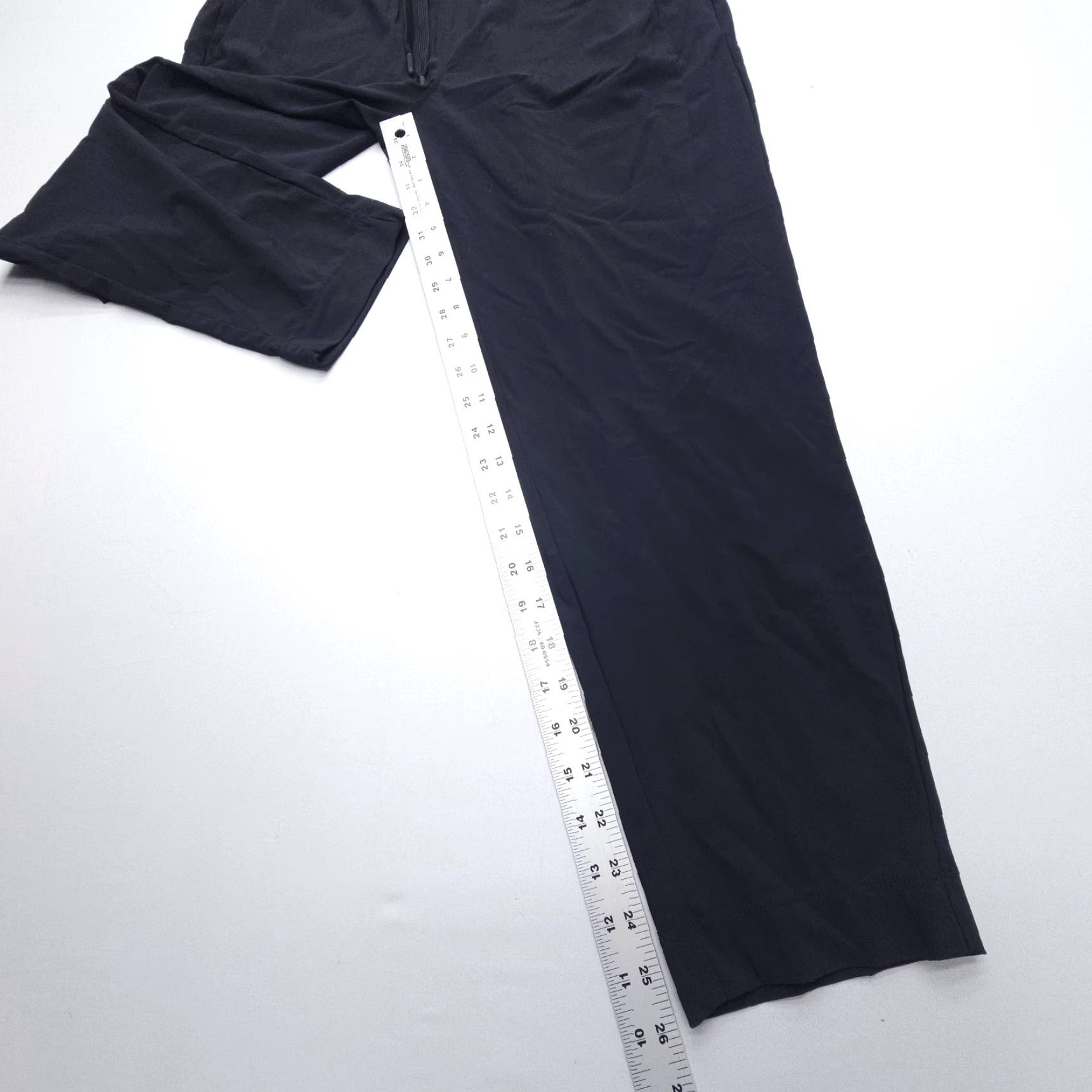 Vintage Kirkland Signature Ladies Active Pants Black Size Medium Pull On Casual Travel Yoga Gym Stretch Ankle 26 Inseam Regular Flat Front Front Comfort Size 32" / US 10 / IT 46 - 4 Thumbnail