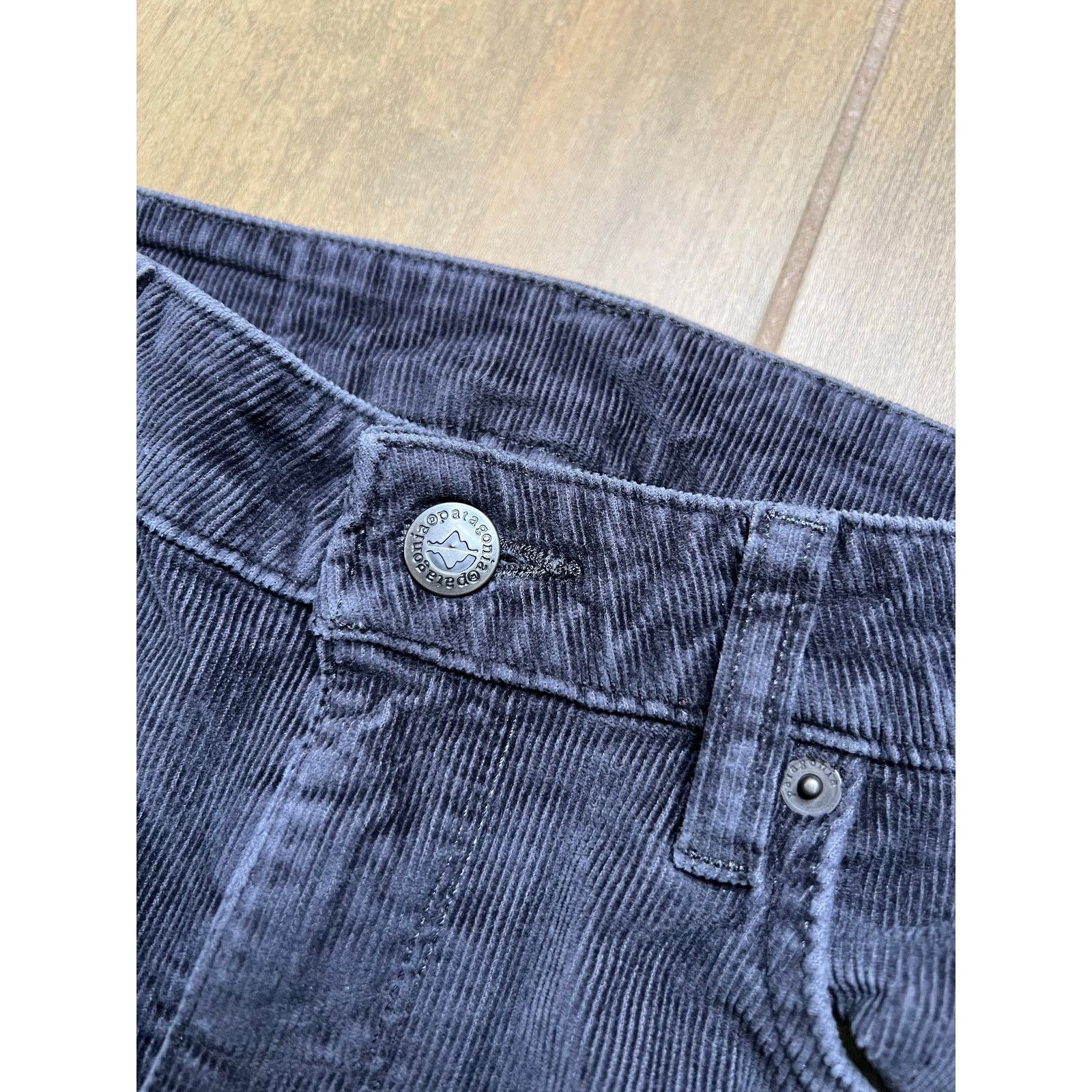 Patagonia Patagonia Organic Cotton Corduroy Pants Womens 26 Gray Size 26" / US 2 / IT 38 - 11 Thumbnail