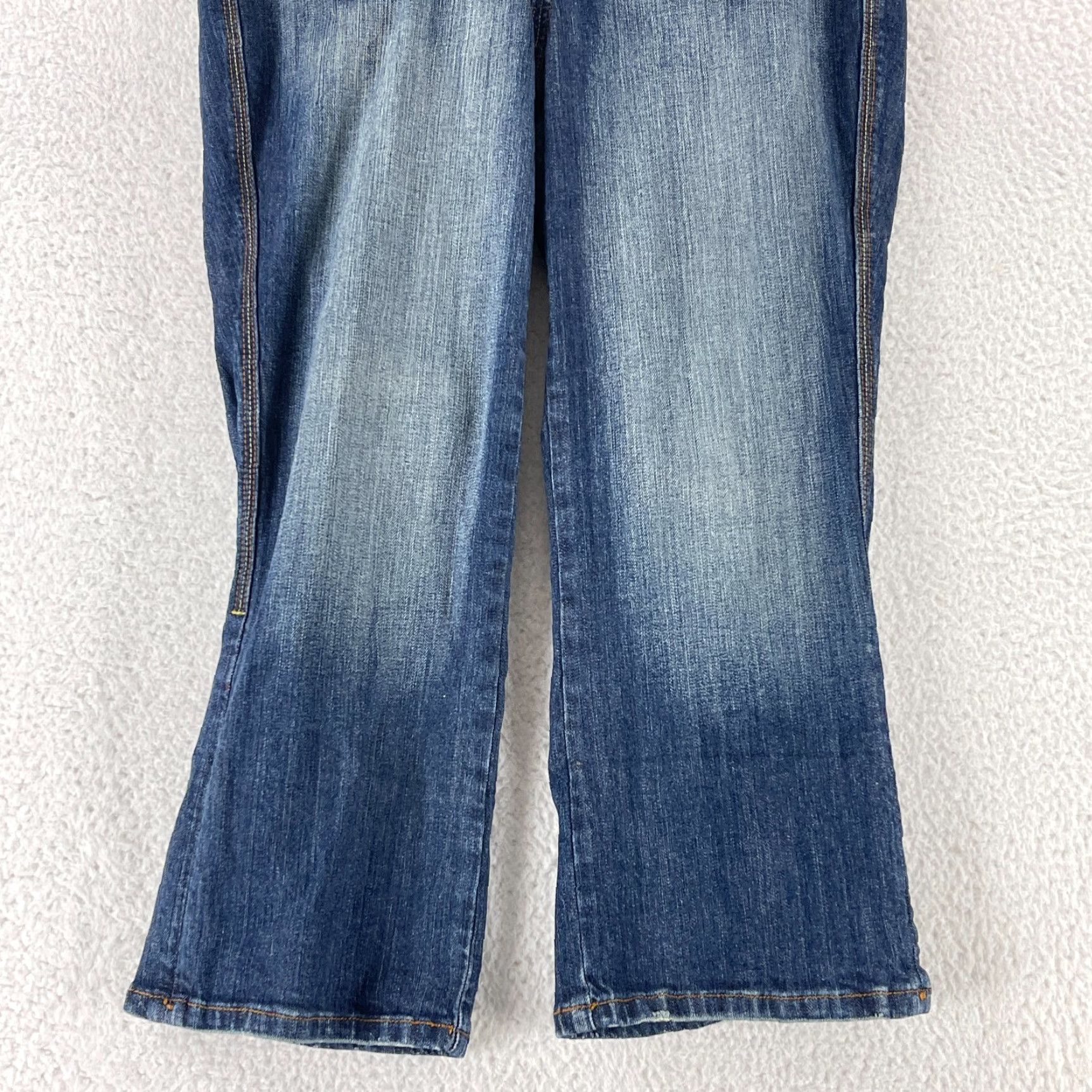 Vintage Request Jeans Jeans Womens Cropped Denim Blue Beaded Embroidered Size 14 5-Pocket Regular Rise Mid 23in Inseam 34in Waist Cotton Spandex Casual Pants Size 36" / US 14 / IT 50 - 3 Thumbnail