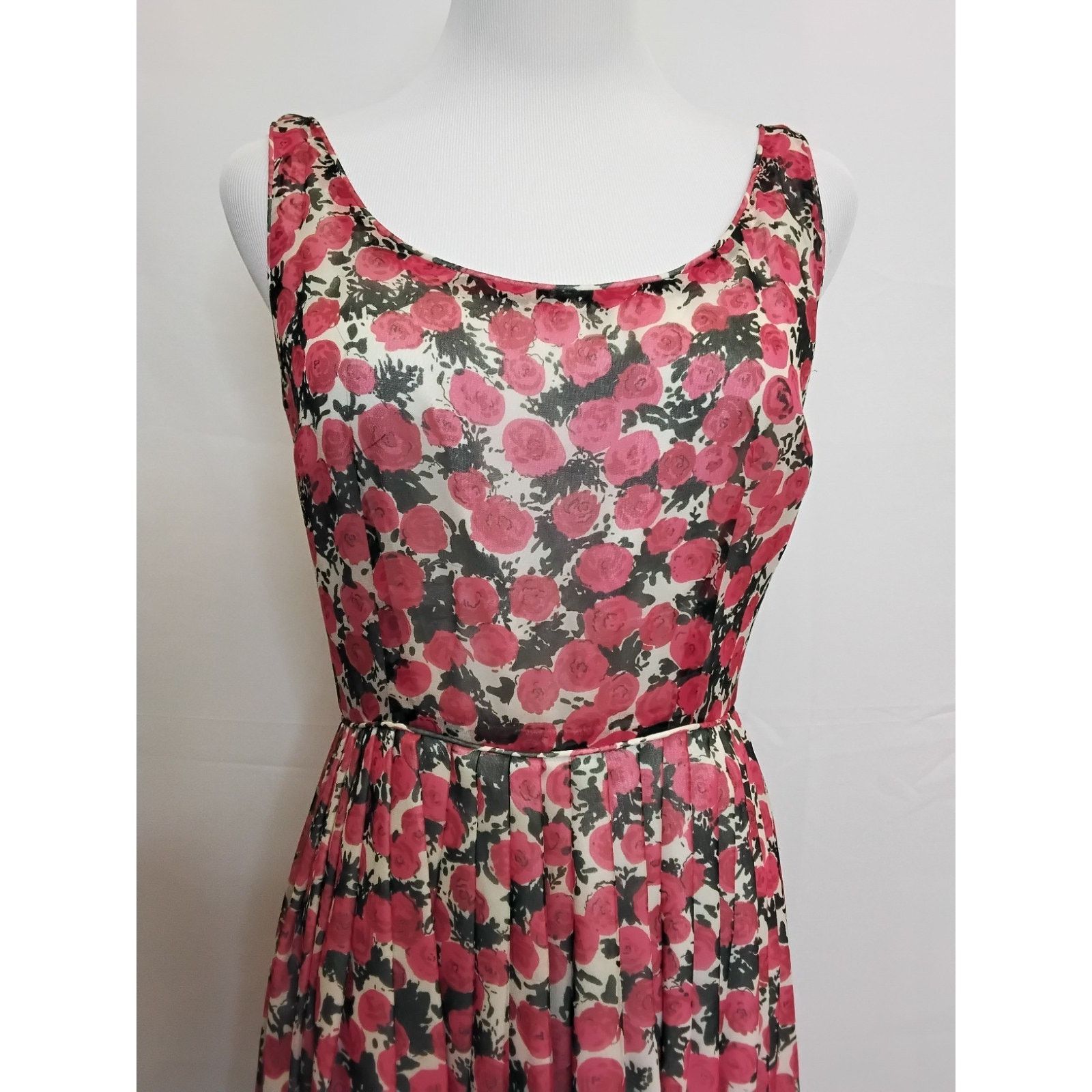 Anna Sui Anna Sui Fit and Flare Dress Women's 6 Red/White Rose Print Size M / US 6-8 / IT 42-44 - 3 Thumbnail