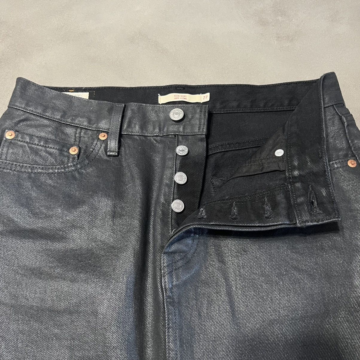 Levi's Icon Premium Coated Denim Skirt Size 27" / US 4 / IT 40 - 6 Thumbnail