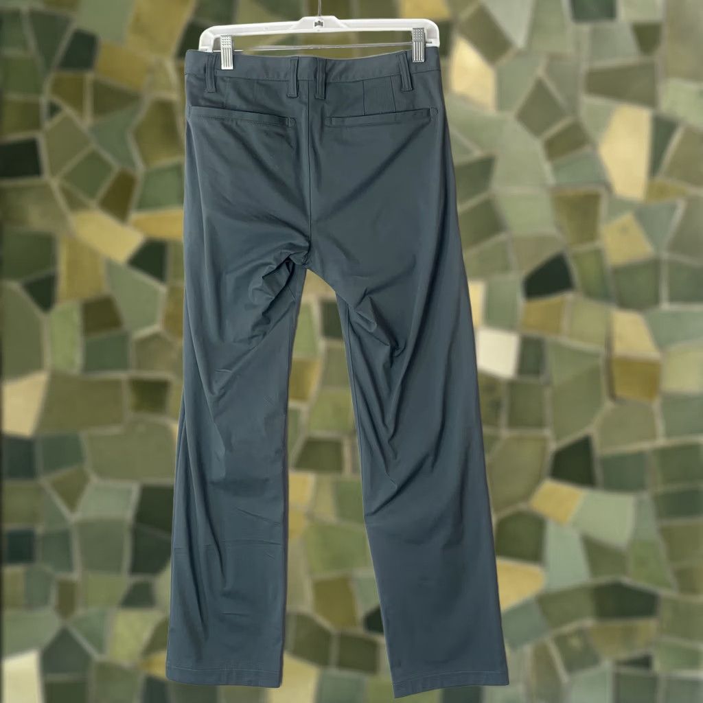 Rhone Rhone Pants Mens 28x29 Grey Commuter 5-Pocket Stretch Chino Travel Golf Shirt? Size US 28 / EU 44 - 1 Thumbnail