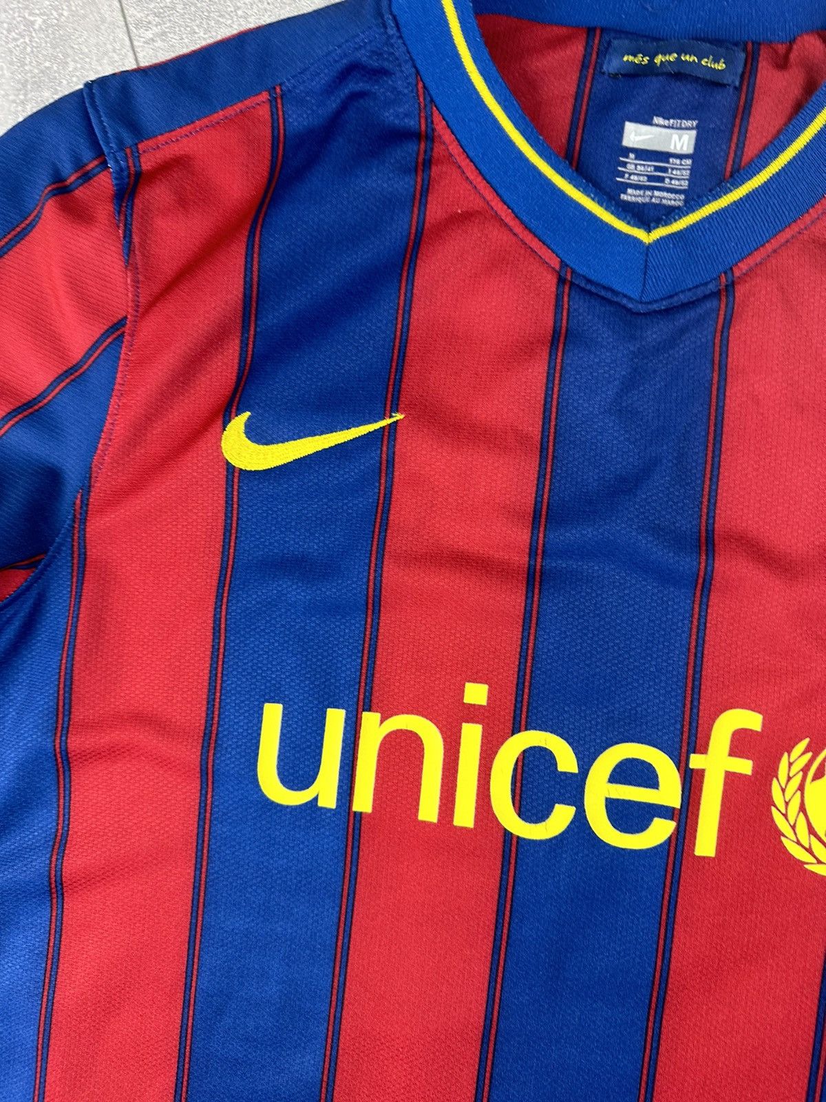 Nike Nike Barcelona FC #9 Ibrahimovic 2009/10 Home Soccer Jersey Size US M / EU 48-50 / 2 - 7 Thumbnail