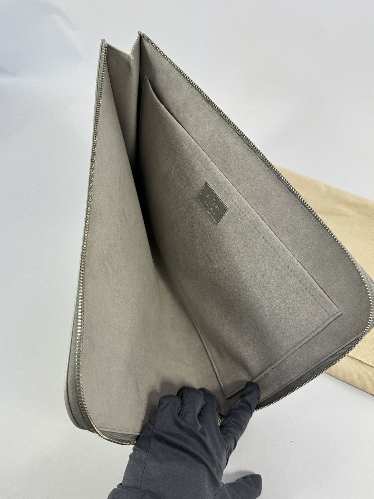 Louis Vuitton SILVER CHROME LAPTOP CASE Size ONE SIZE - 6 Thumbnail