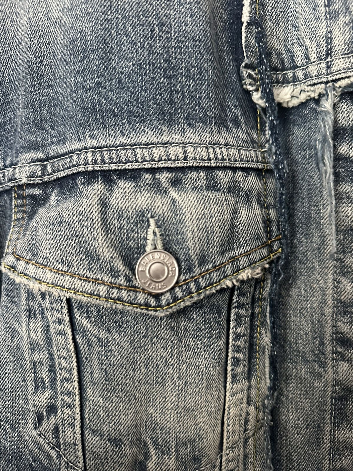 Balenciaga BALENCIAGA SS 2022 RECONSTRUCTED LAYERED DENIM JACKET Size US L / EU 52-54 / 3 - 7 Thumbnail
