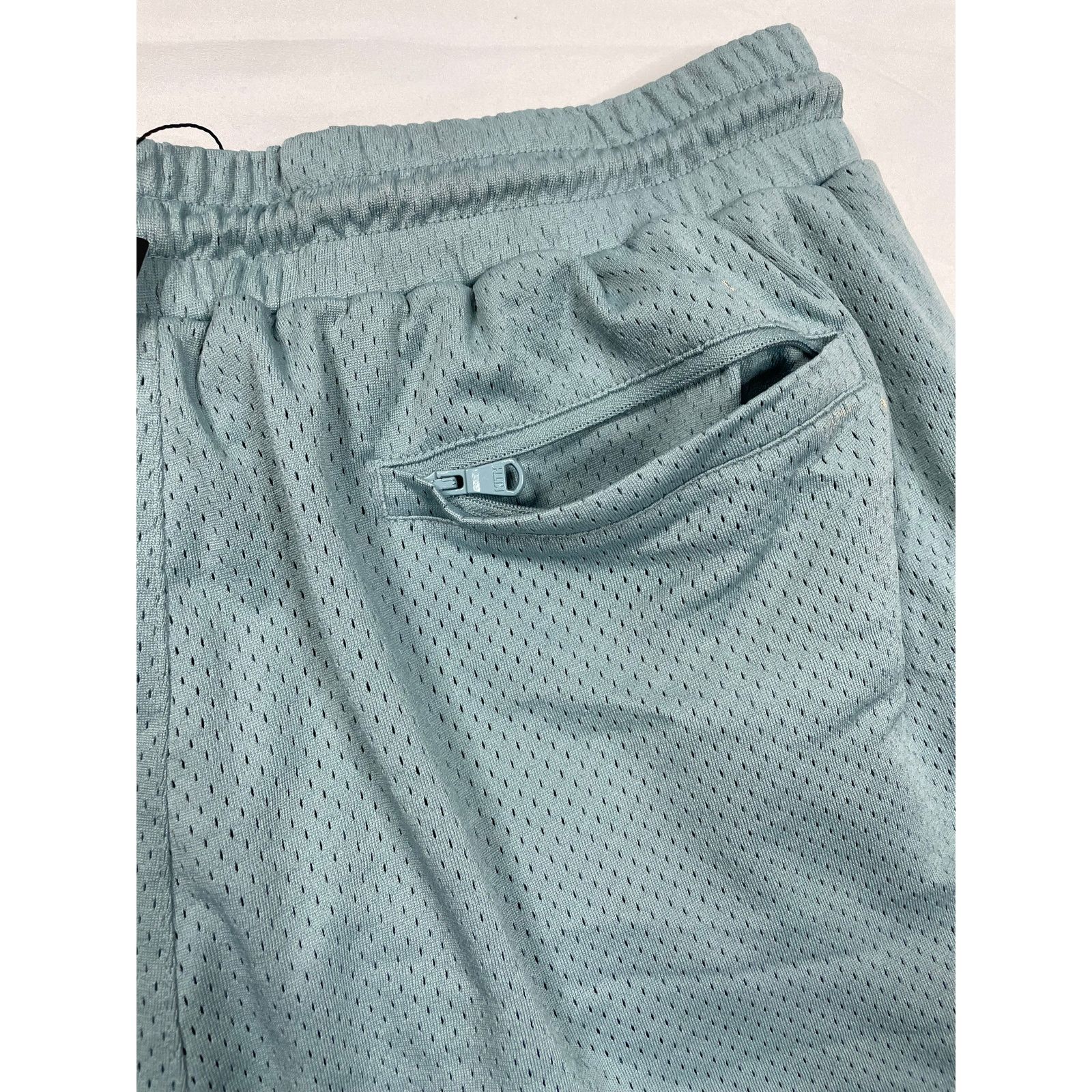 Kith Kith Mesh Shorts Baby Blue size:XXL Used Size US 40 / EU 56 - 4 Thumbnail
