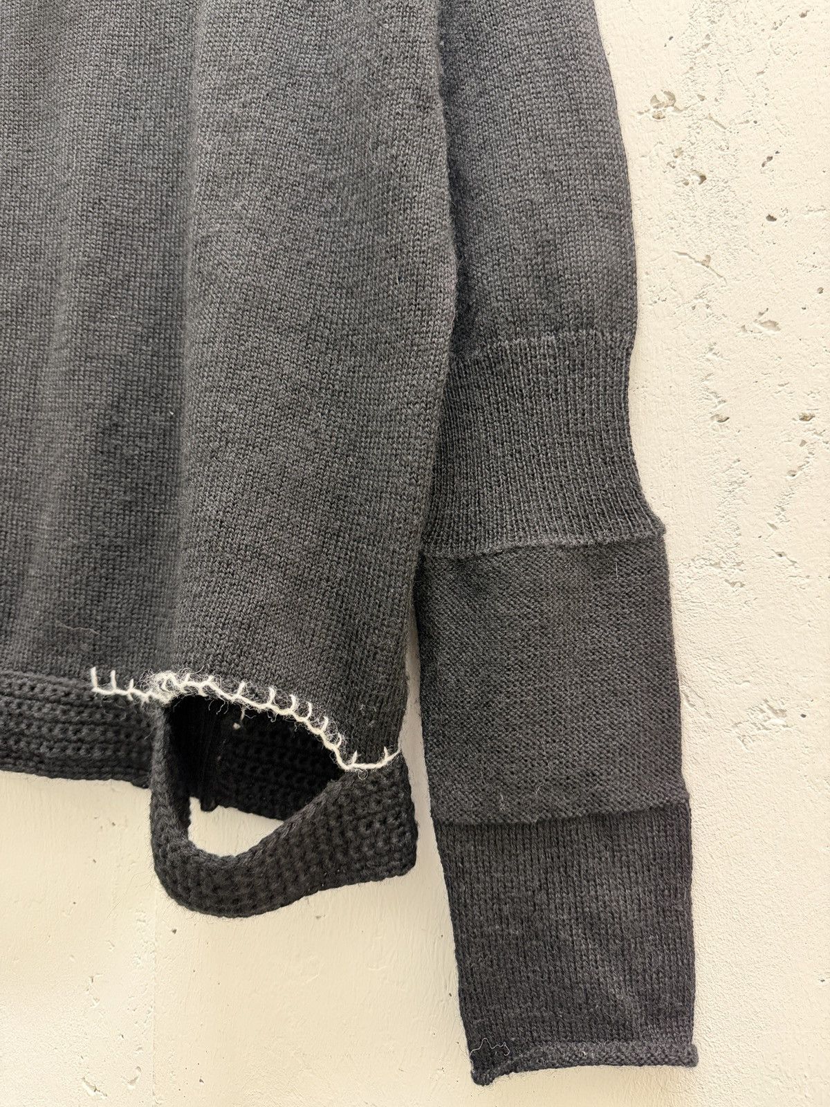 Yohji Yamamoto Yohji Yamamoto Distressed Stitch Asymmetrical Knit Sweater Size M / US 6-8 / IT 42-44 - 5 Thumbnail