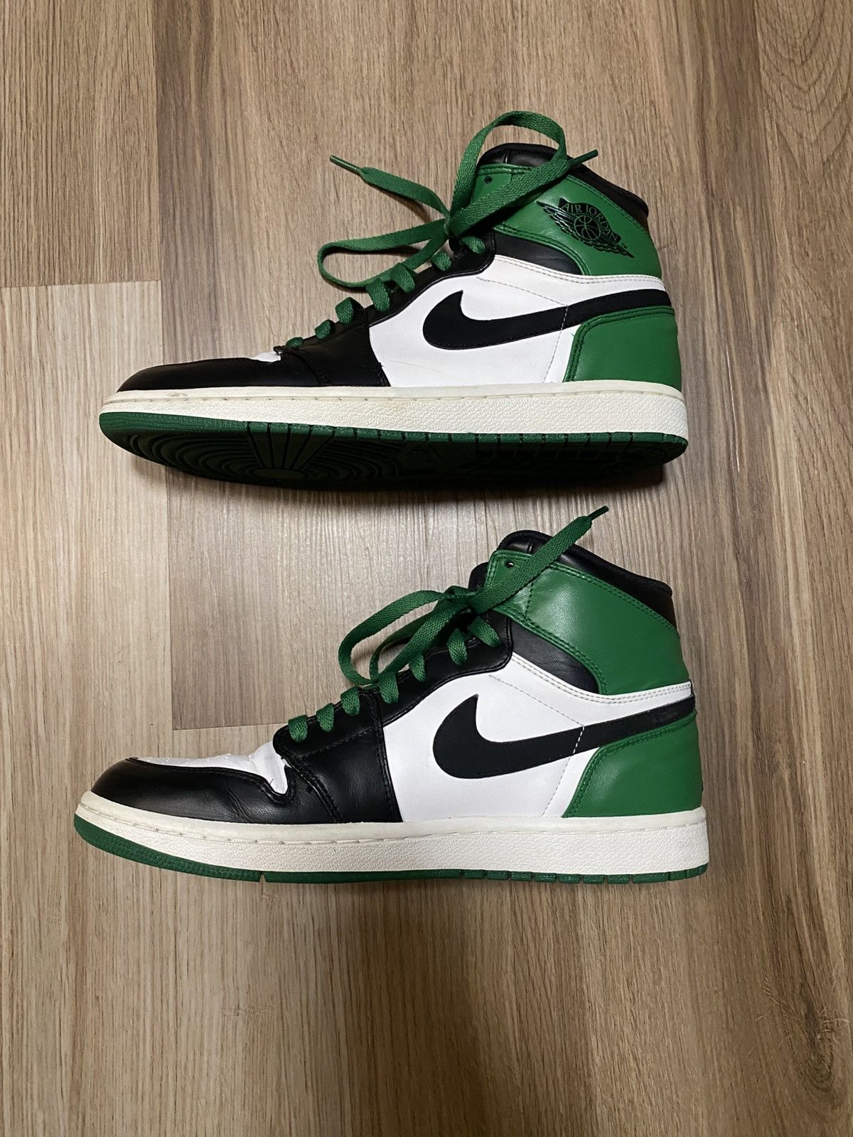 Jordan Brand Air Jordan 1 Retro High Boston Celtics 2009 Men's Size US 10 Size US 10 / EU 43 - 3 Thumbnail