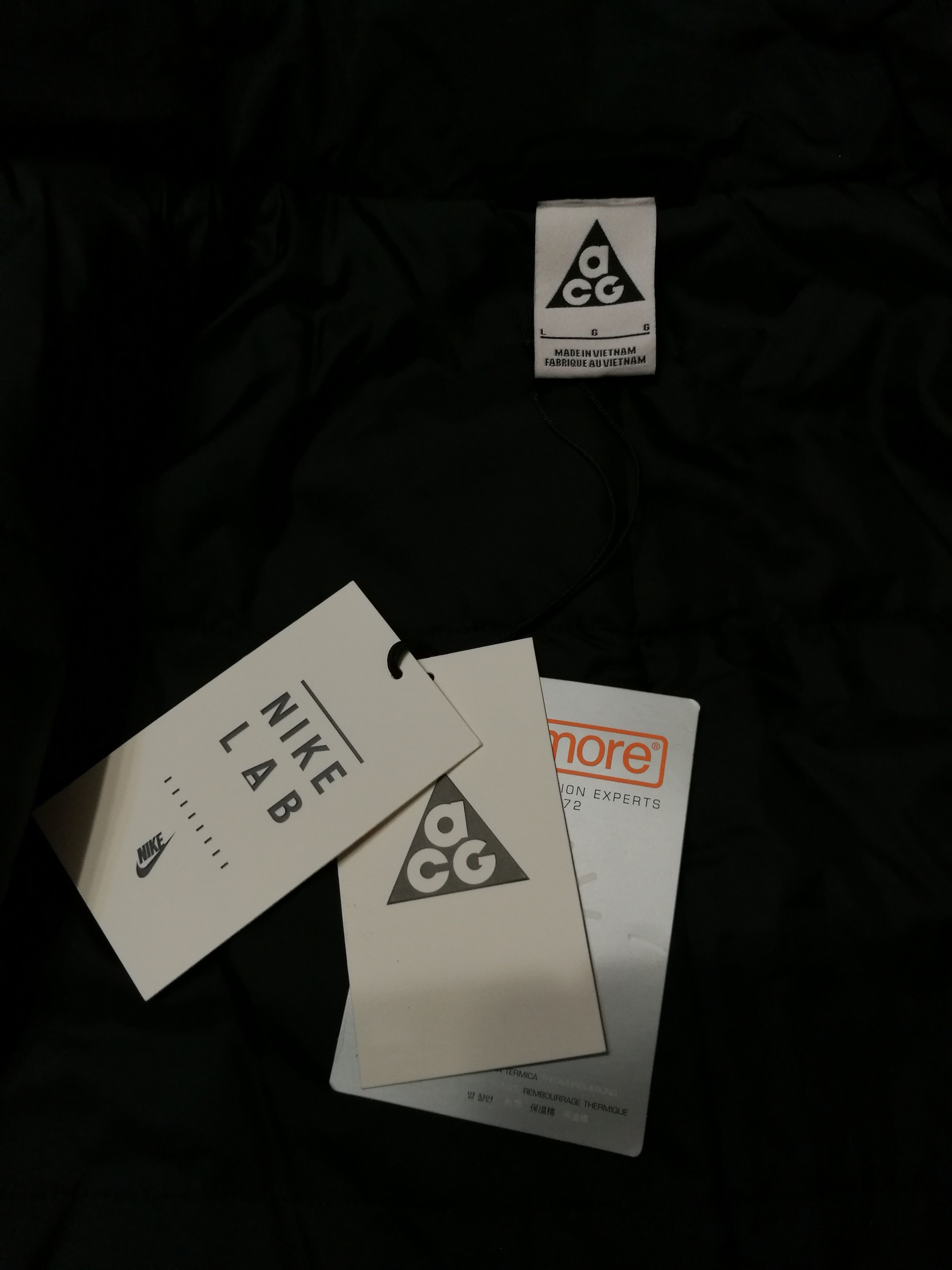 Nike ACG Nikelab ACG GORE-TEX Barely Green Jacket WMNS L 924079-372 Size L / US 10 / IT 46 - 4 Thumbnail