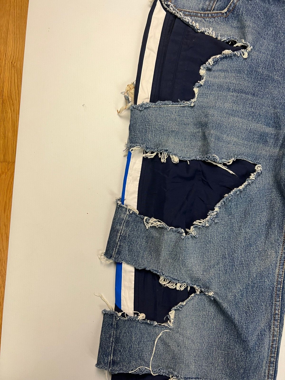 Balenciaga BALENCIAGA AW21 AFTERWORLD SAMPLE SLASHED JEANS TRACKPANTS Size US 32 / EU 48 - 4 Thumbnail