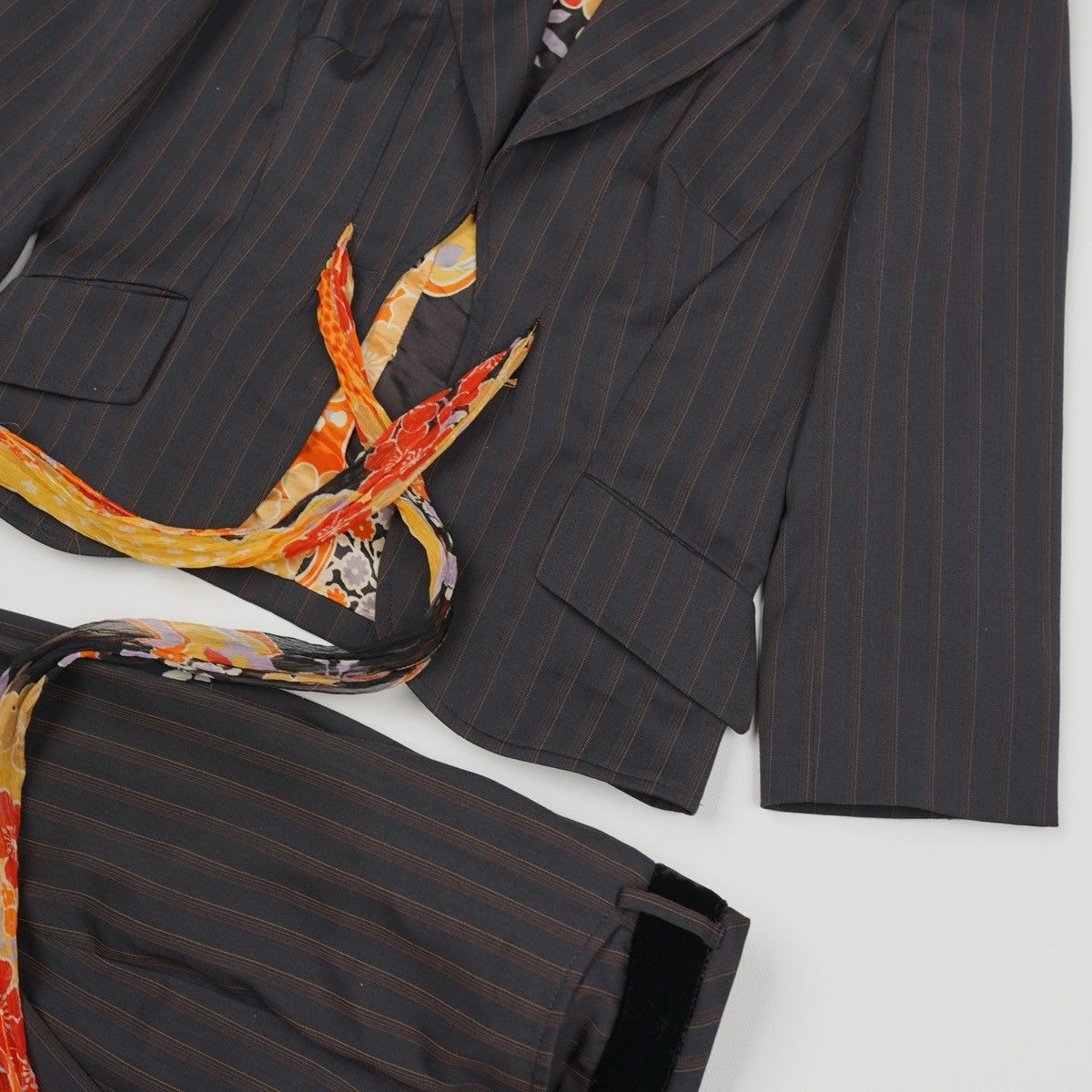 Dolce & Gabbana Dolce Gabbana Wool Striped Suit With Silk Blazer Pants Size M / US 6-8 / IT 42-44 - 4 Thumbnail