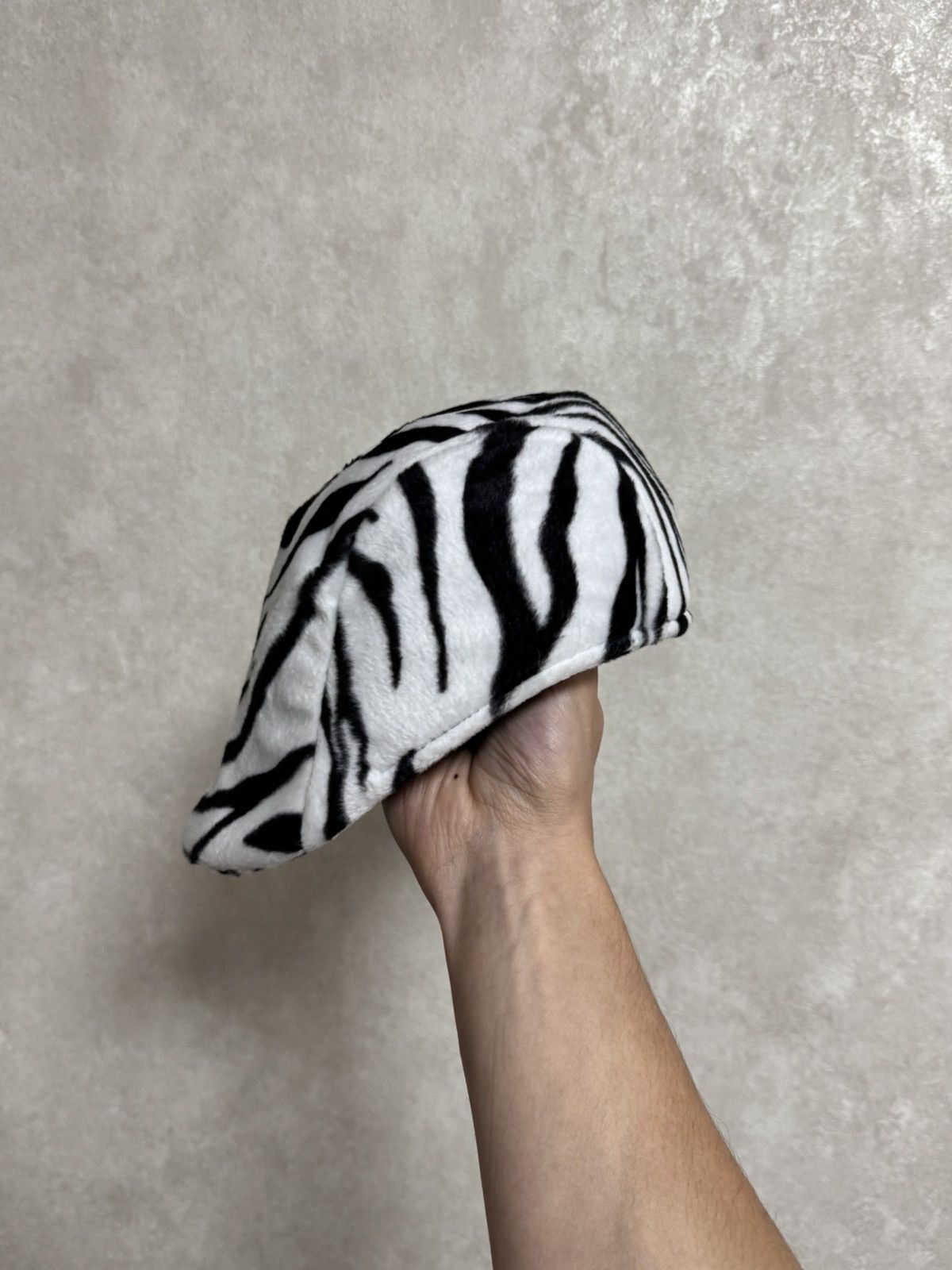 Kangol Vintage Kangol zebra black / white hat flat cap Size ONE SIZE - 3 Thumbnail