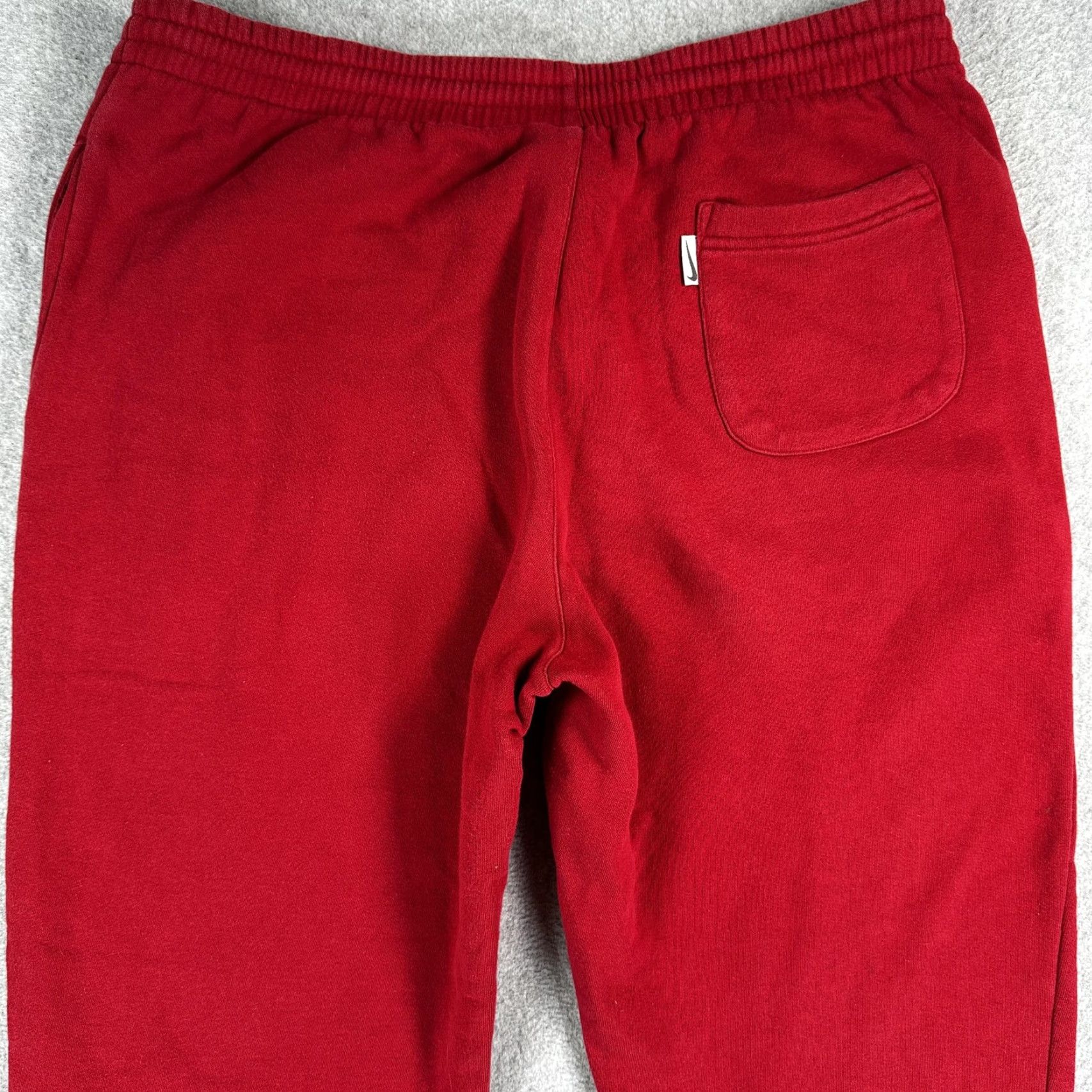 Nike VINTAGE Nike Sweatpants Mens M Red Fleece Jogger Pants Elastic Waist Size US 31 - 5 Thumbnail