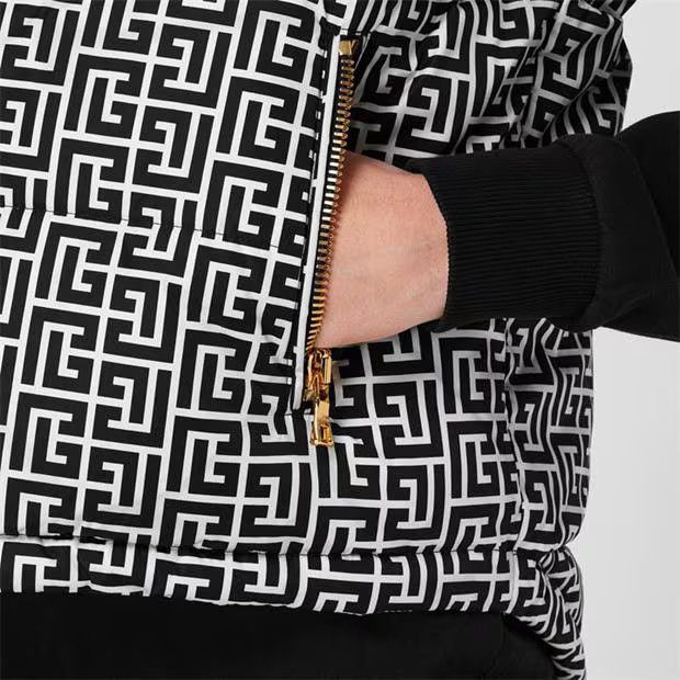 Balmain o1g2r1mq0924 Monogram Padded Gilet in Ivoire & Noir Size XS / US 0-2 / IT 36-38 - 4 Thumbnail