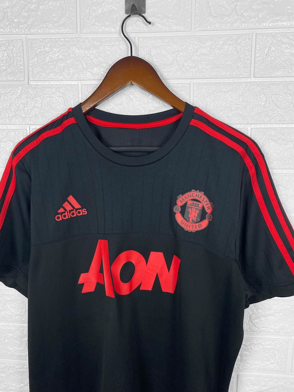Adidas Adidas Manchester United 2015 2016 football soccer jersey Size US L / EU 52-54 / 3 - 3 Thumbnail