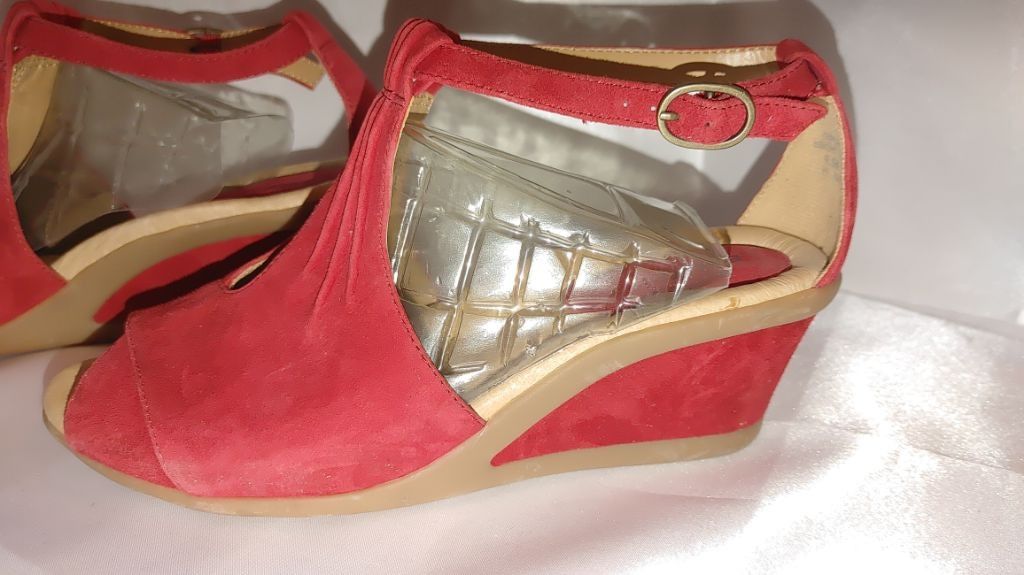 Other Earth Suede Caper Sandals Size 9.5B Size US 9.5 / IT 39.5 - 3 Thumbnail