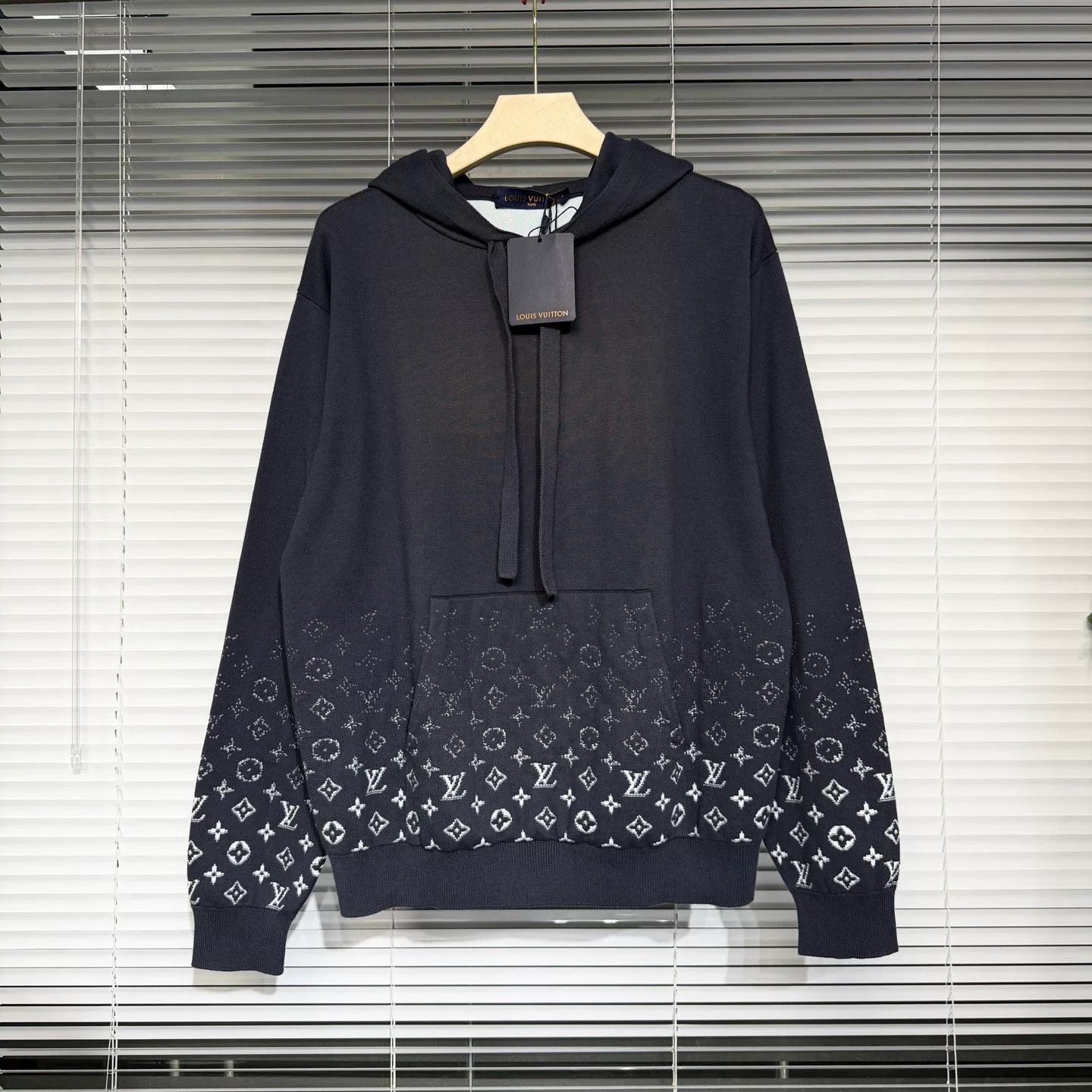 LVXWA louis vuitton knitted hoodie with logo Size US L / EU 52-54 / 3 - 1 Thumbnail