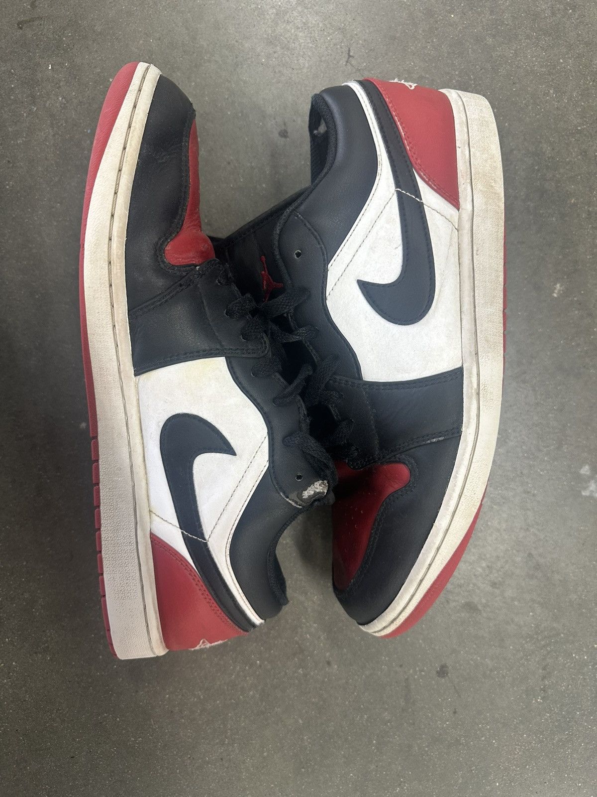 Nike Jordan AJ 1 Low Size US 8 / EU 41 - 1 Thumbnail