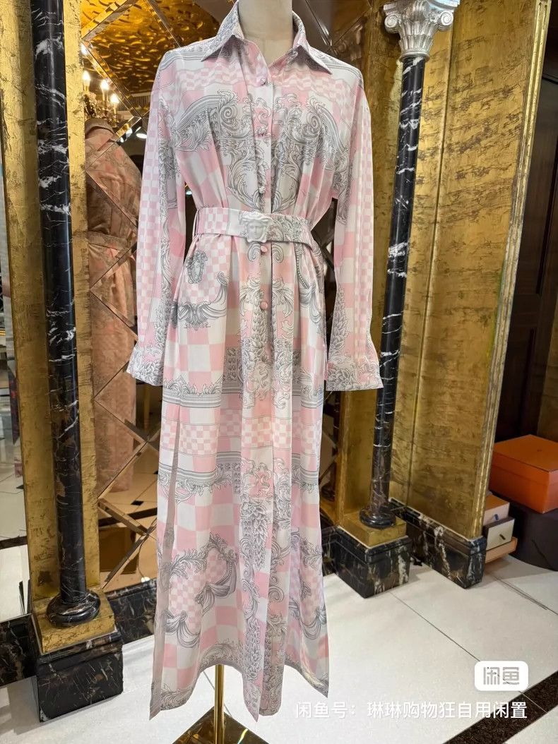 Versace Versace Cloak, trench coat, coat, dress Size M / US 6-8 / IT 42-44 - 2 Thumbnail