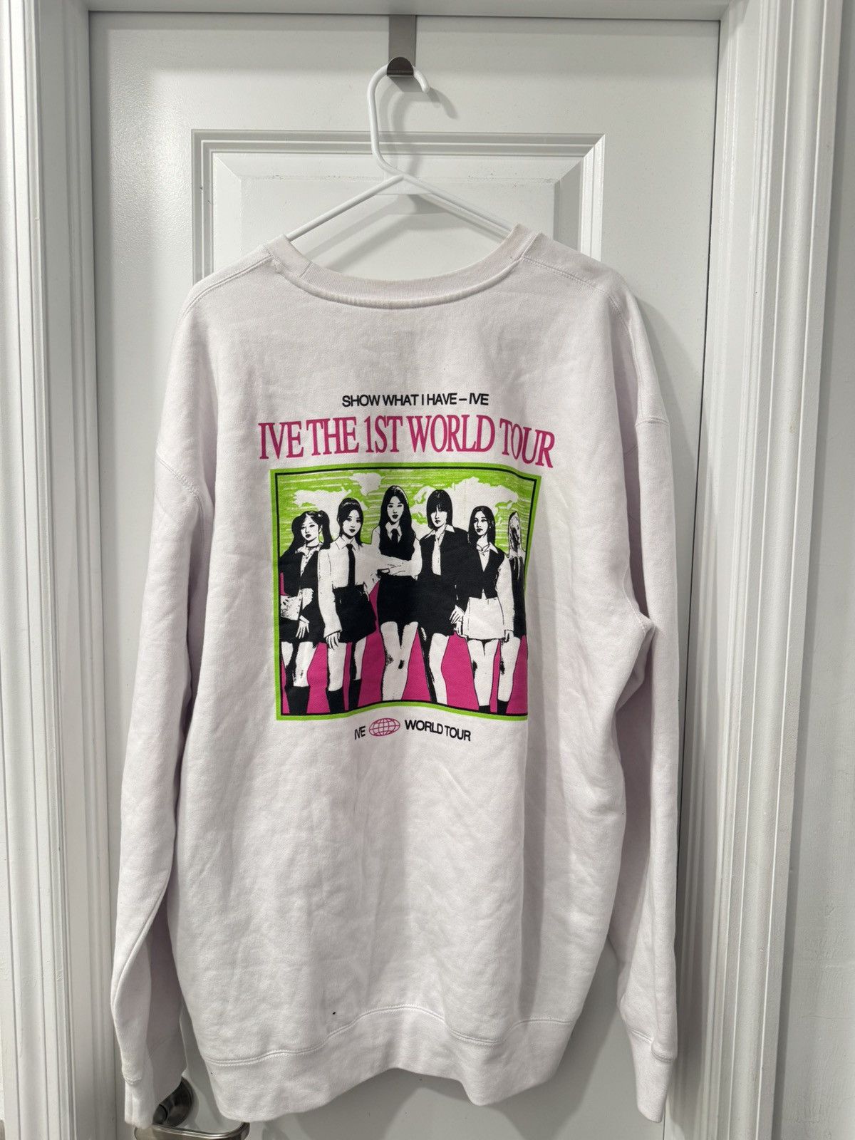 Other Ive Show What I Have World Tour K-Pop Sweatshirt Size XL / US 12-14 / IT 48-50 - 2 Thumbnail