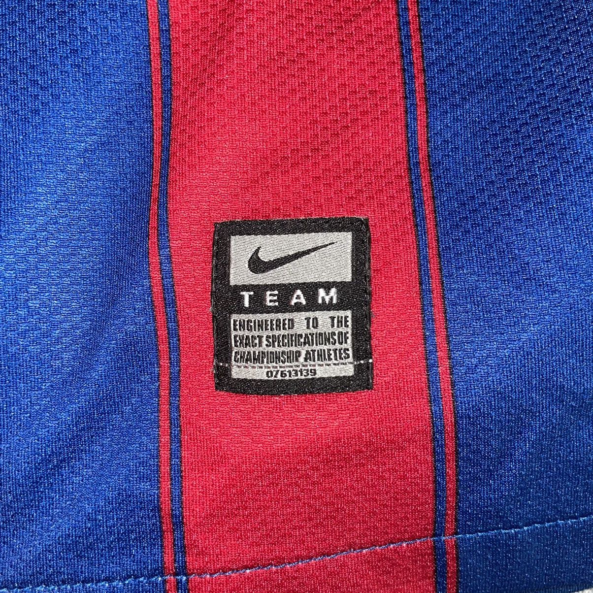 Nike Authentic Vintage Nike FC Barcelona 2009-2010 Home Jersey Size US S / EU 44-46 / 1 - 6 Thumbnail