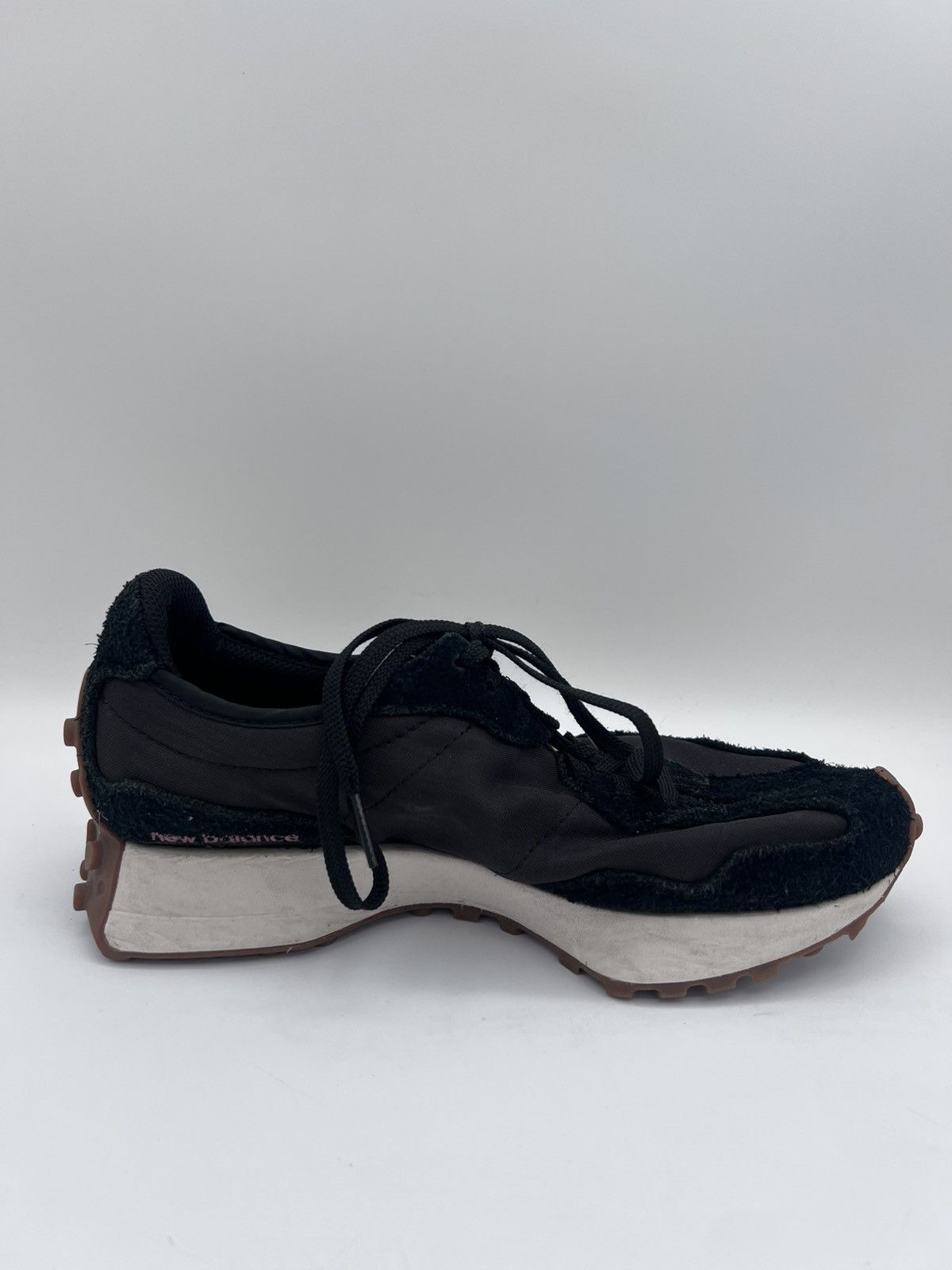 New Balance New Balance 327 mens 7.5 Black White Gum Size US 7.5 / EU 40-41 - 7 Thumbnail
