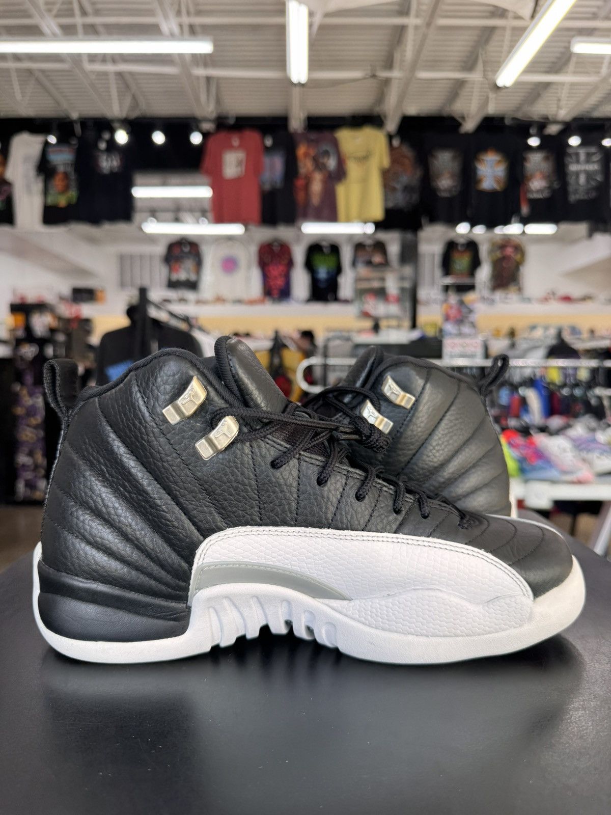 Jordan Brand Air Jordan 12 Playoffs Size 7Y (2022) Size US 7 / EU 40 - 3 Thumbnail