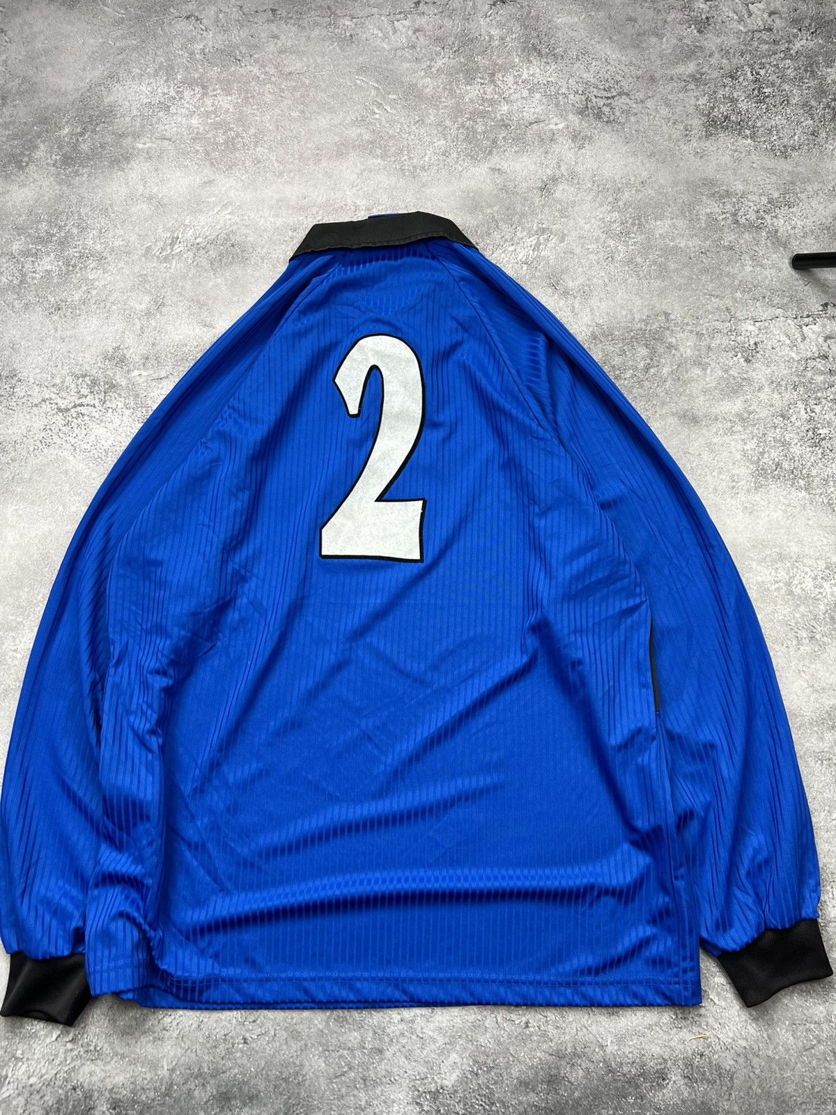 Umbro Vintage 90s Umbro Longsleeve Shirt Jersey Soccer #2 Football Size US XL / EU 56 / 4 - 2 Thumbnail