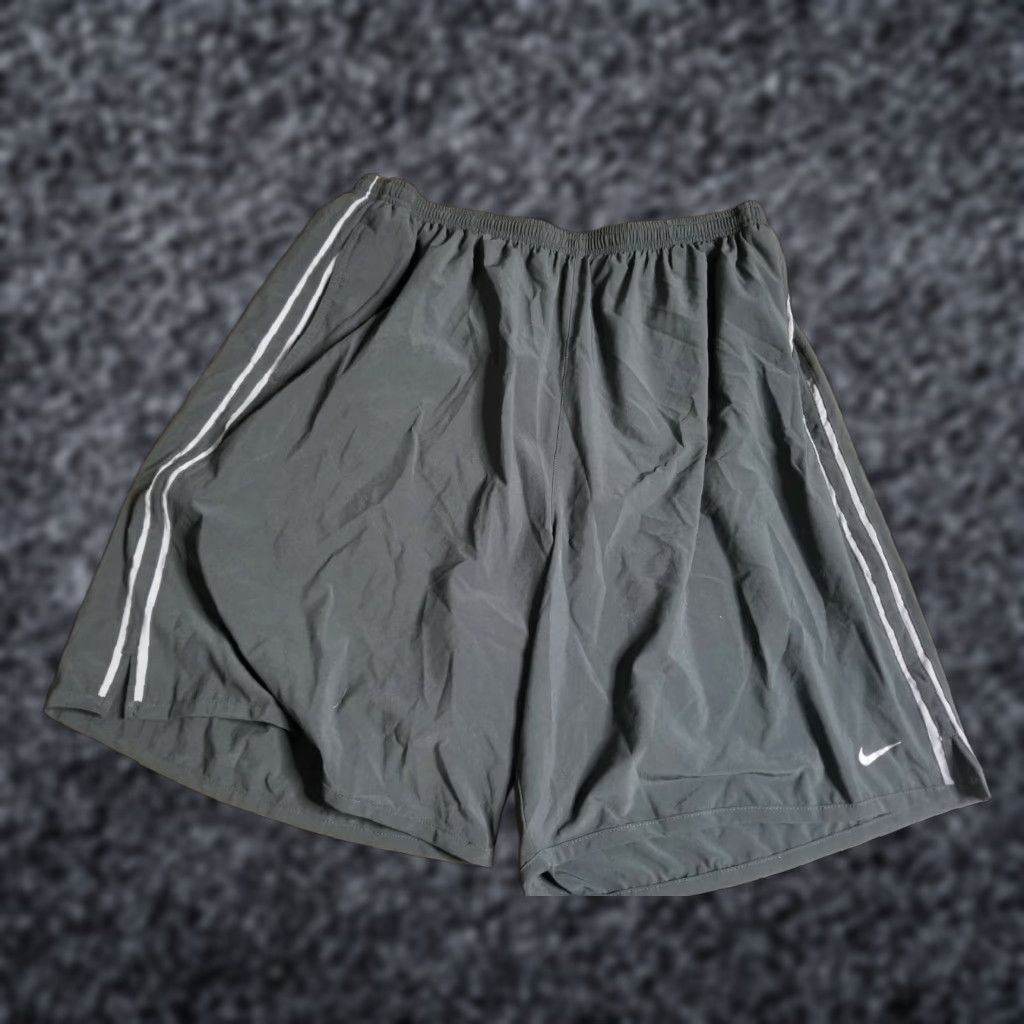 Nike Nike Fit Dry Men's Running Shorts 2XL Black Striped Reflective Lightweight Moisture Wicking Size US 39 - 1 Thumbnail