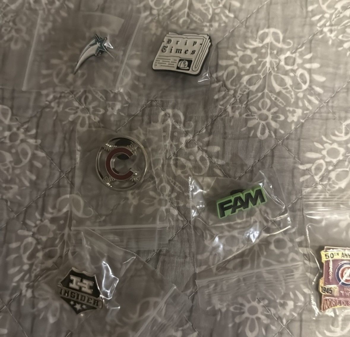 Other Chicago Cubs Pin Lot Set of 8 Size ONE SIZE - 3 Thumbnail