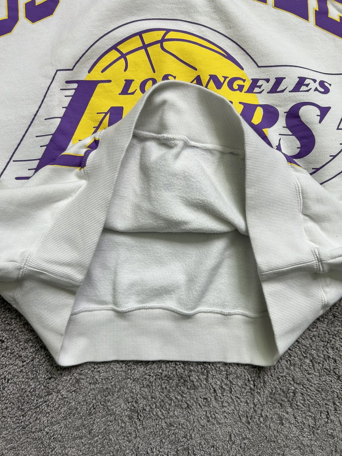 Mitchell & Ness × NBA × Vintage Y2K Mitchell and Ness Los Angeles Lakers Crewneck Size US S / EU 44-46 / 1 - 4 Thumbnail