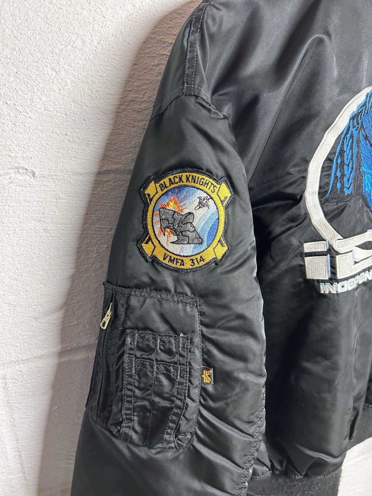 Alpha Industries VTG 1995 Independence Day 4 Movie Visual Effects Crew Jacket Size US XL / EU 56 / 4 - 6 Thumbnail
