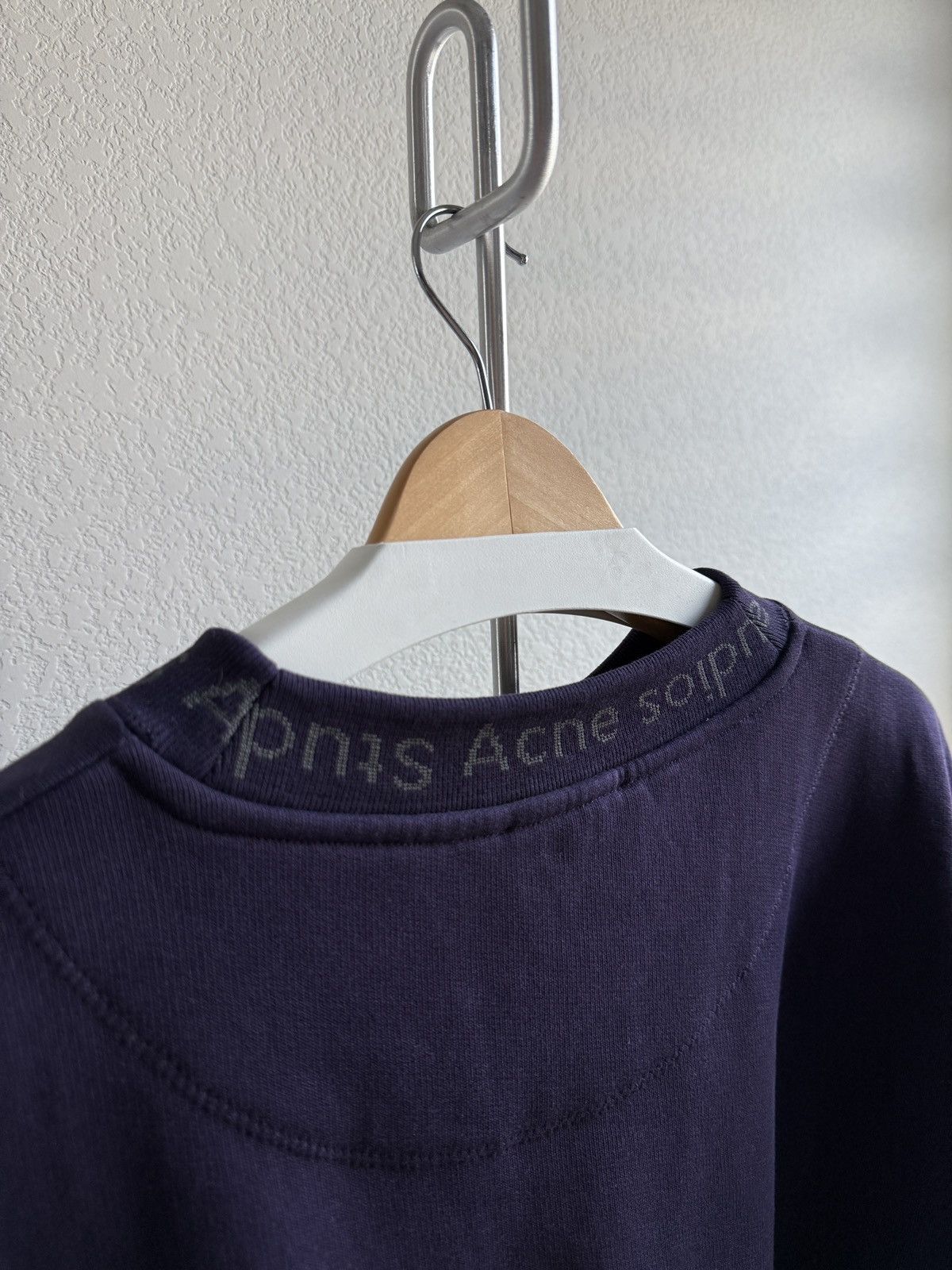 Acne Studios FW18 Neck Logo Plum Sweatshirt Size US L / EU 52-54 / 3 - 4 Thumbnail
