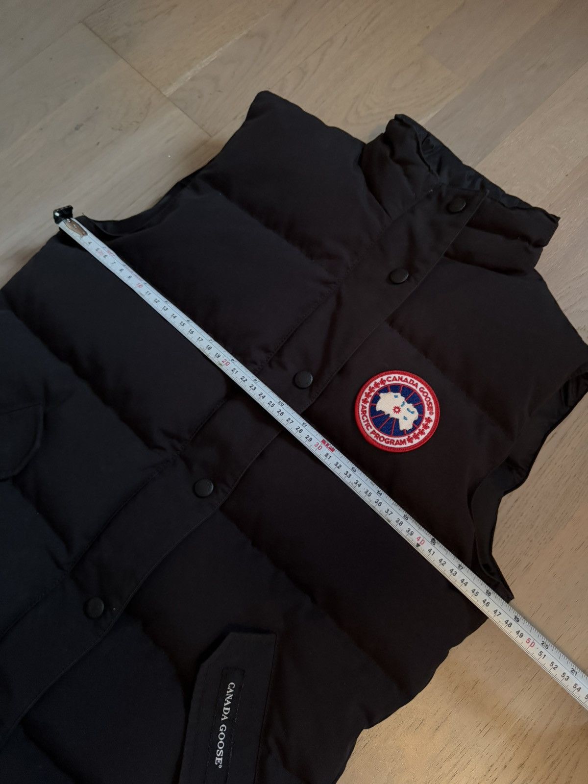 Canada Goose CANADA GOOSE gilet Study photos for REAL TAPE MEASUREMENTS Size M / US 6-8 / IT 42-44 - 22 Thumbnail