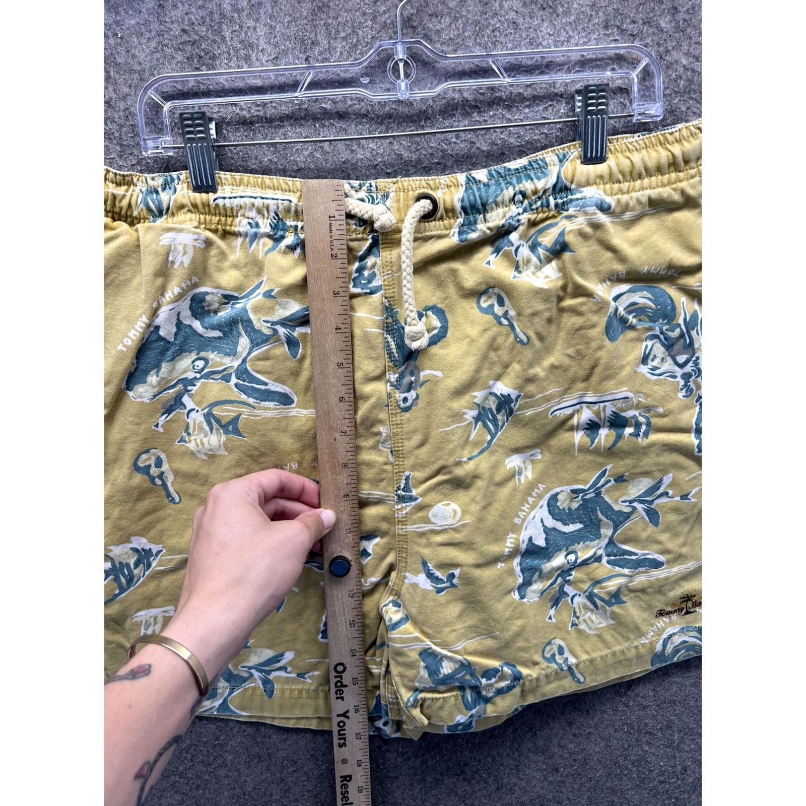 Tommy Bahama Tommy Bahama Swim Trunks Mens Medium Yellow Fish Print Tropical Drawstring Bottom Size ONE SIZE - 5 Thumbnail