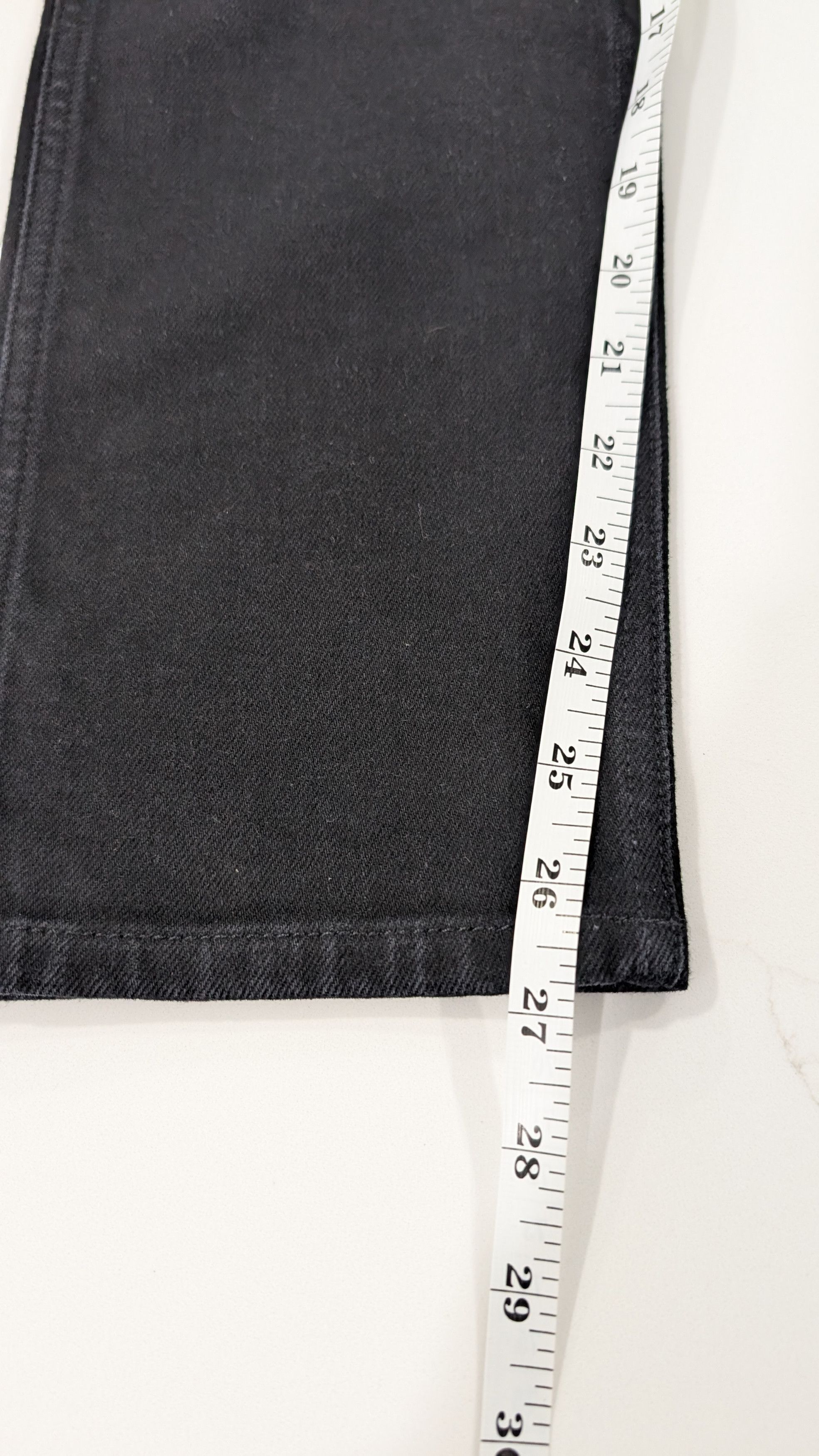 Gucci Gucci Men's Black Denim Skinny Jeans Size 30 Red Script Size US 30 / EU 46 - 13 Thumbnail