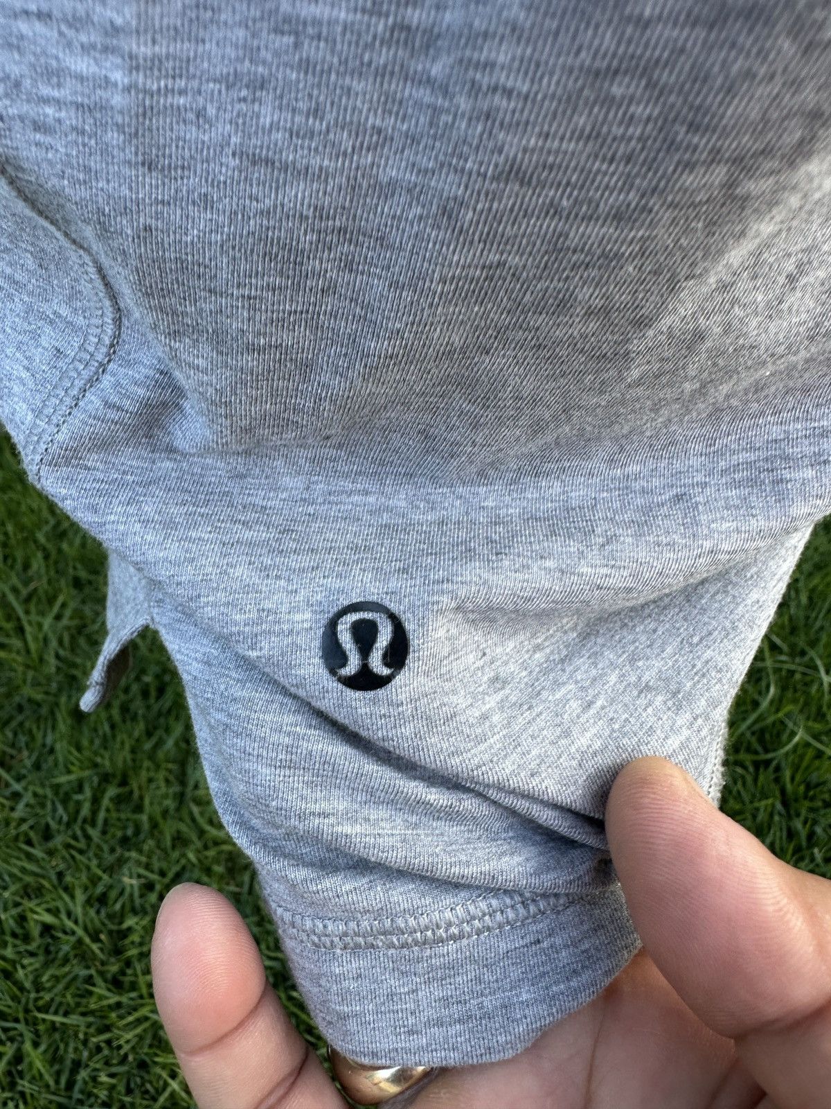 Lululemon PreOwned Lululemon Polo Shirt Gray Men's Large Size US L / EU 52-54 / 3 - 5 Thumbnail