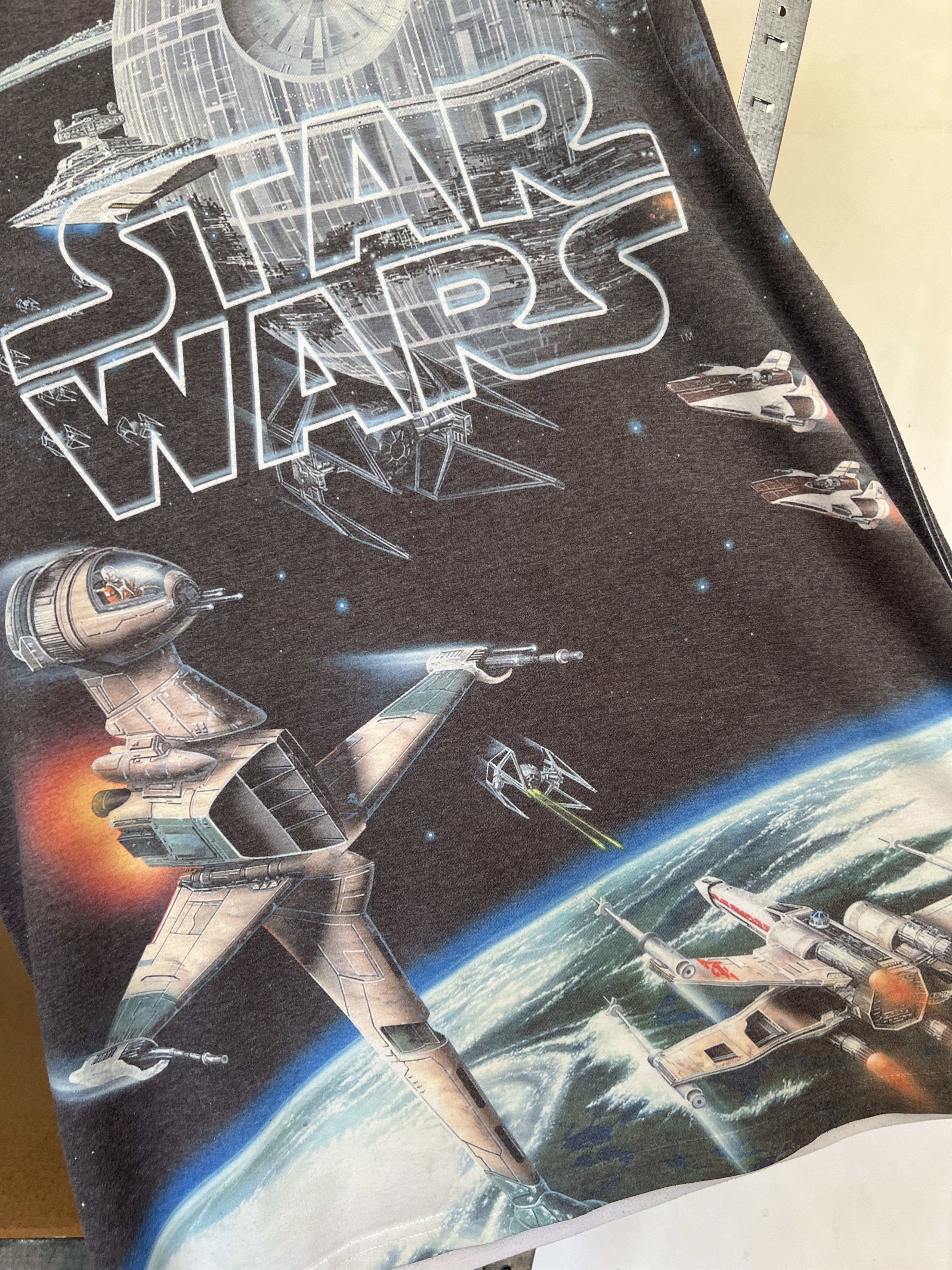 Vintage Vintage 2000s Star Wars All Over Print Movie T-shirt Size US L / EU 52-54 / 3 - 7 Thumbnail