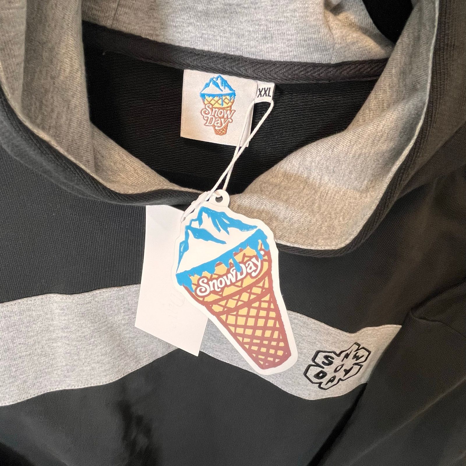 Snowday •NWT• SNOWDAY WORLDWIDE STREETWEAR BLACK HOODIE • MENS 2XL Size US XXL / EU 58 / 5 - 7 Thumbnail