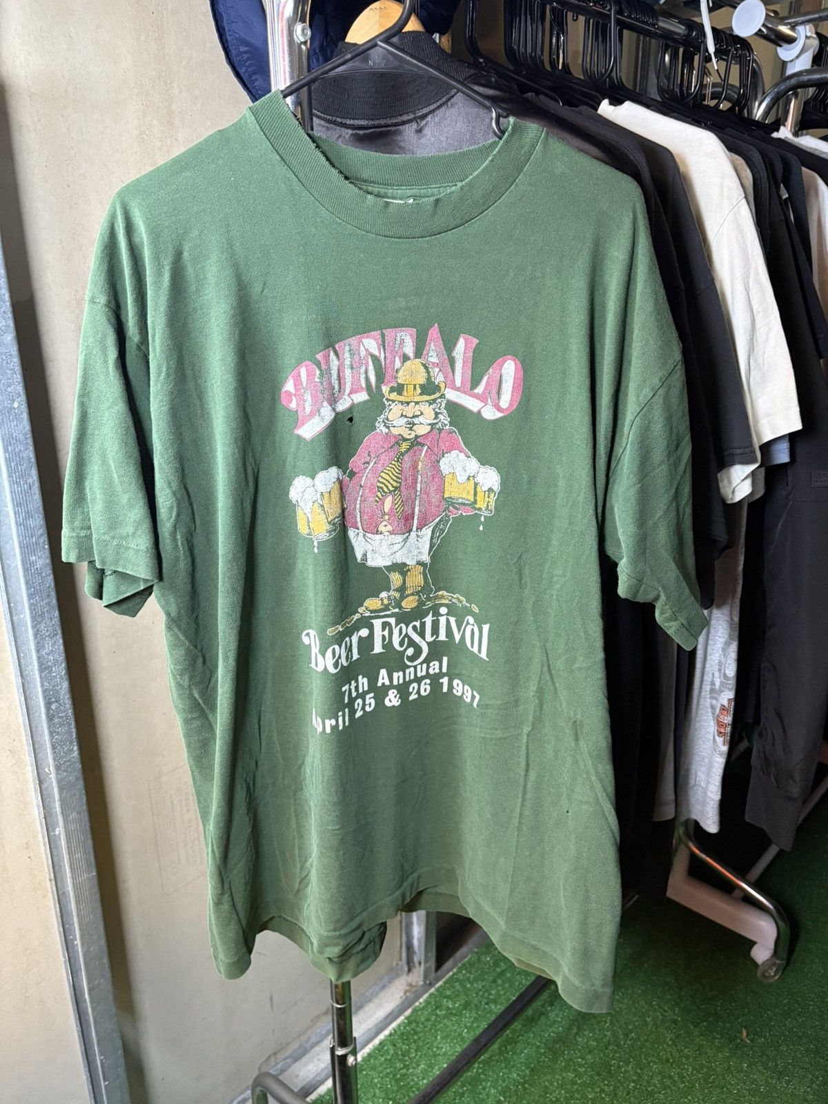 Fruit Of The Loom × Vintage 1997 Buffalo Beer Fest T-Shirt Size US XL / EU 56 / 4 - 1 Thumbnail